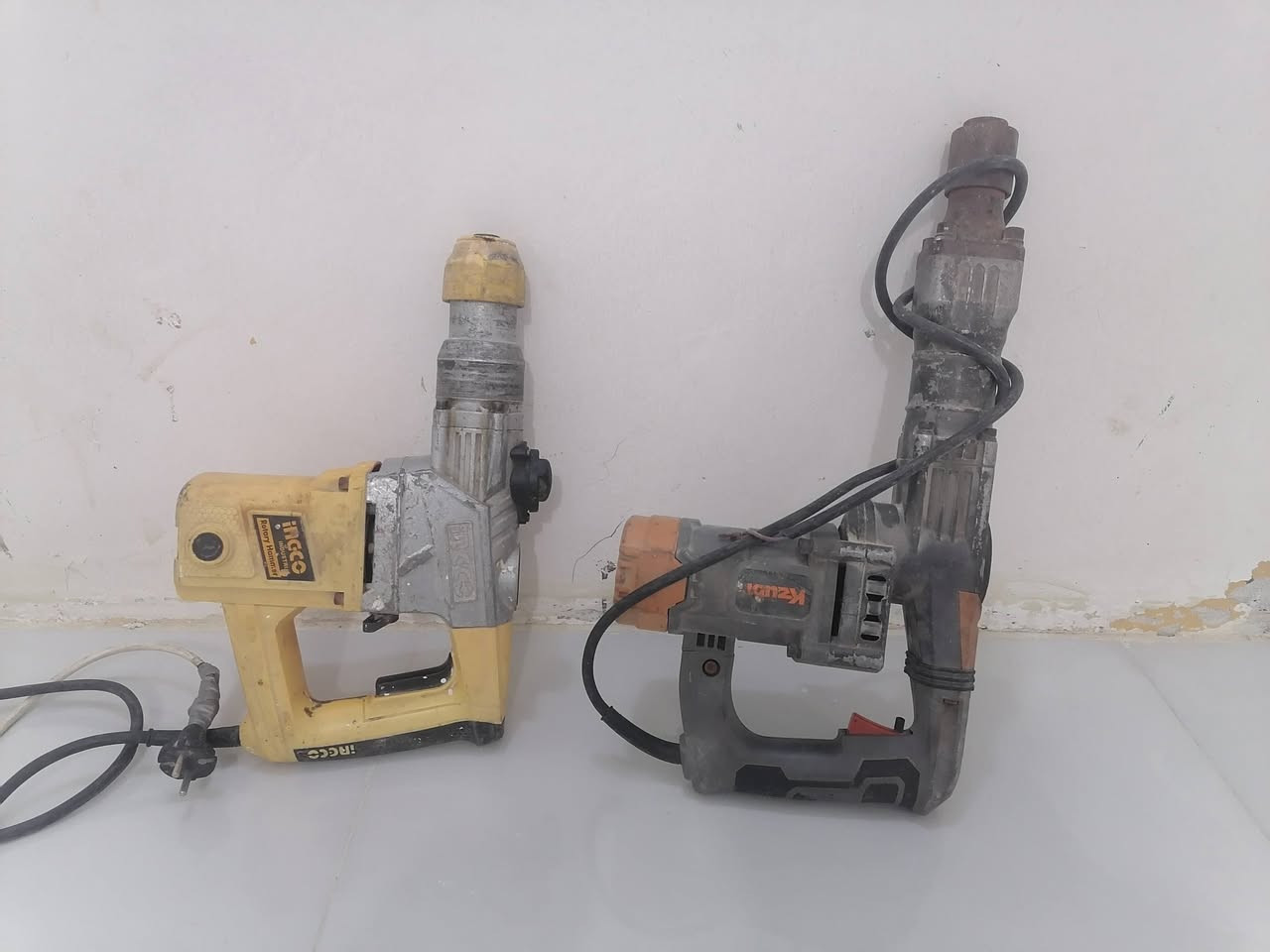 السلام عليكم عندي هذني الادريلات للبيع شغالات


**إذا كنت صاحب هذا الإعلان وتريد حذفه لأي سبب، رجاءا أرسل رسالة إلى الدعم الفني**