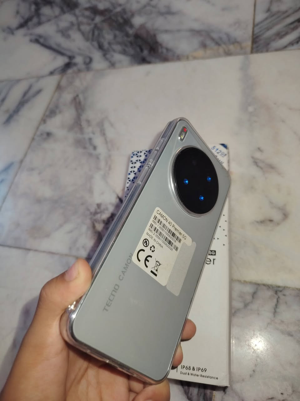 للبيع جهاز Tecno Camon 40 Premier 5G
الجهاز: نسخة كوبي نضيف 
الرام: 12GB | الذاكرة: 512GB
الحالة: يشتغل واتساب وفيس لايت وماسنجر وتيك توك لايت100%
الملحقات: شاحن فقط
السعر: 90 الف وقابل للتفاوض
متواجد ماسنجر فقط


**إذا كنت صاحب هذا الإعلان وتريد حذفه لأي سبب، رجاءا أرسل رسالة إلى الدعم الفني**