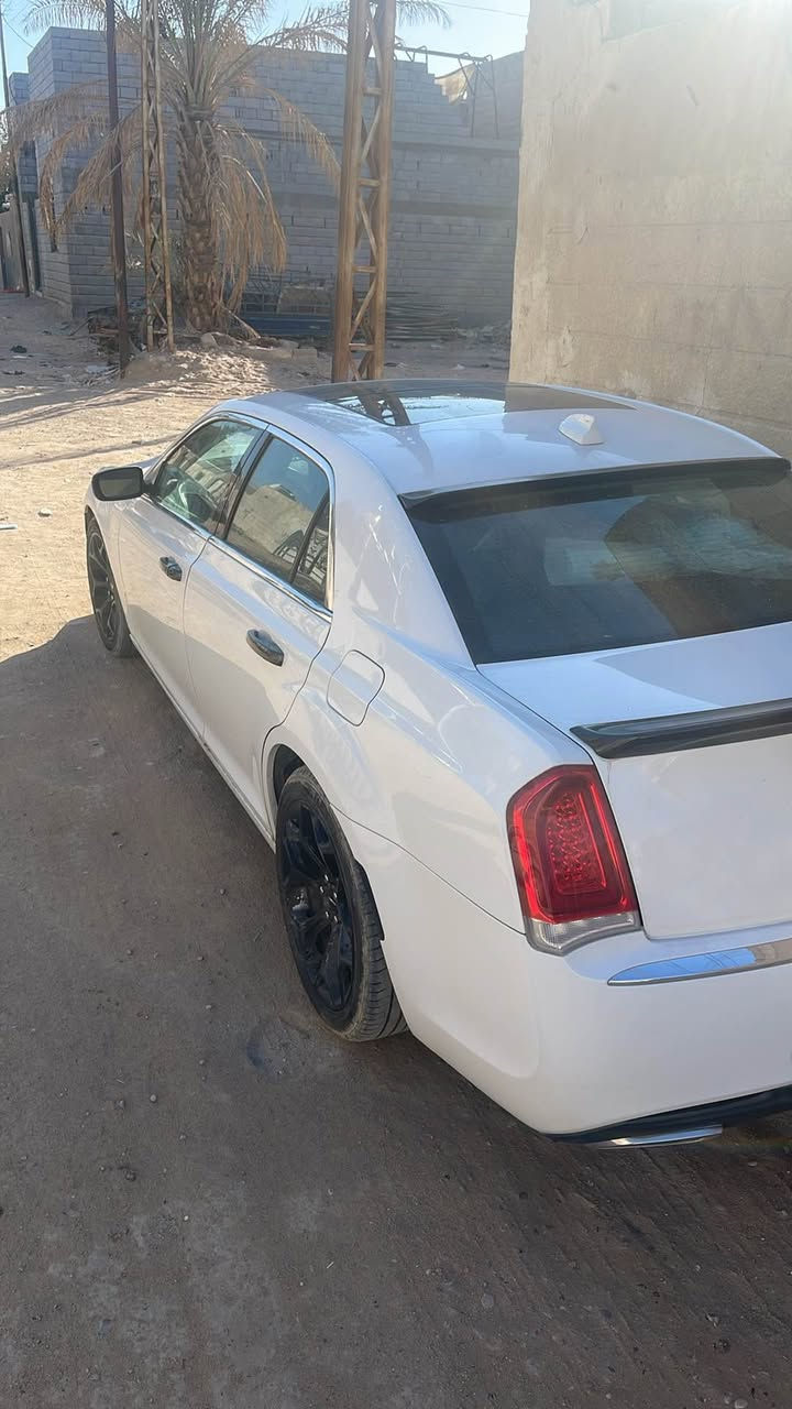 السياره c.   بنوراما كبيره .      ومعروفه المواصفات.  مكاني البصره.  السياره كلين تايتل.  وارد كندي 
.
.

.وايستفسار.       *********** فاو, البصرة
