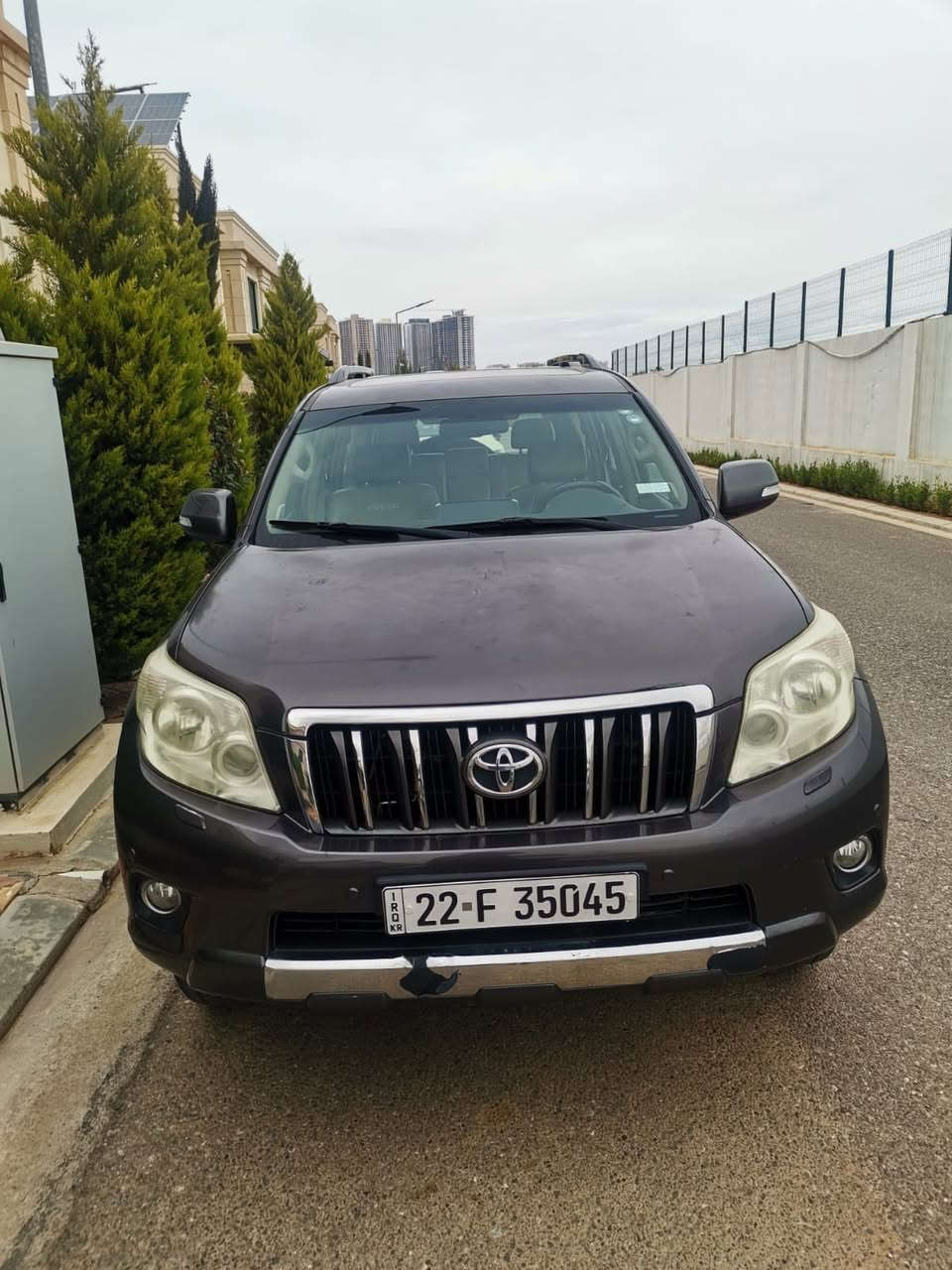 للبيع برادو ٢٠١٣ شهر ٣ مواصفات VX 6 سلندر سيارة كفالة 
لون زيتوني عامة تسجيل اول مرة بدون صبغ بدون تعديل جاكوج مابي ابد 
سيارة حتى دعاميات مابي صبغ جديد 
محرك مابي صوت لا مفتوح 
تخم تاير جديد سنوي جديد 
***********
***********
