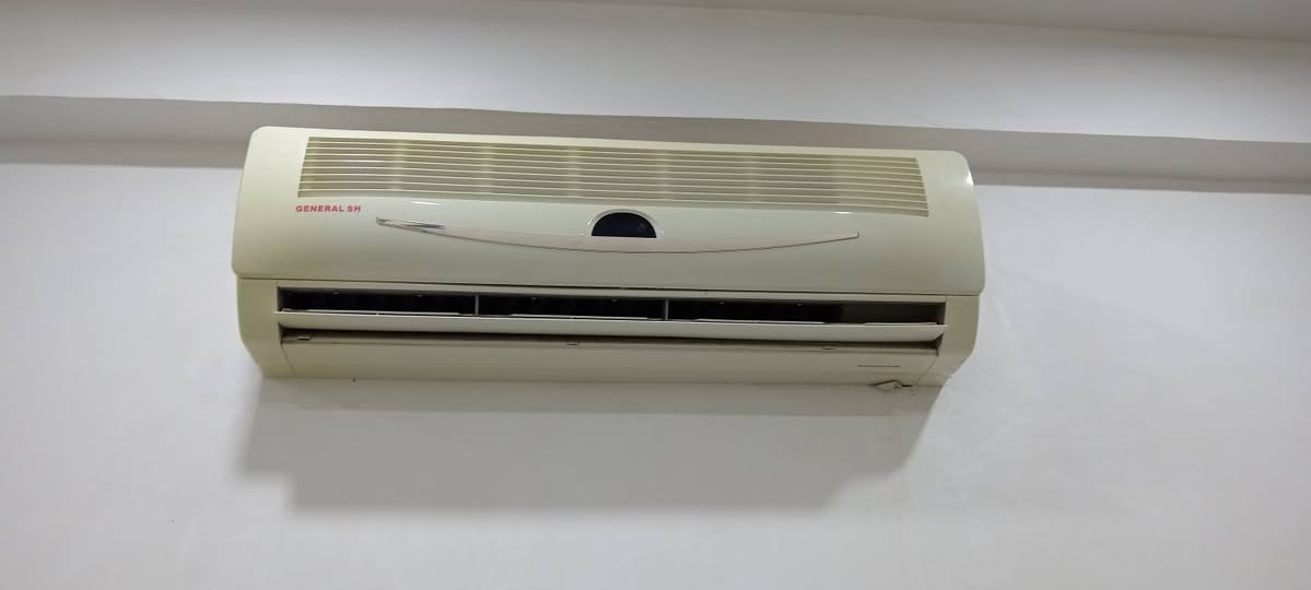 سلام عليكم سبلت 2 طن جديد ما مفتوح ولا مصلح البيع مكاني نجف مجمع بيتي السكني جنرال سبلت حلو وبرودة فول *********** سعره 400 وبي مجال
