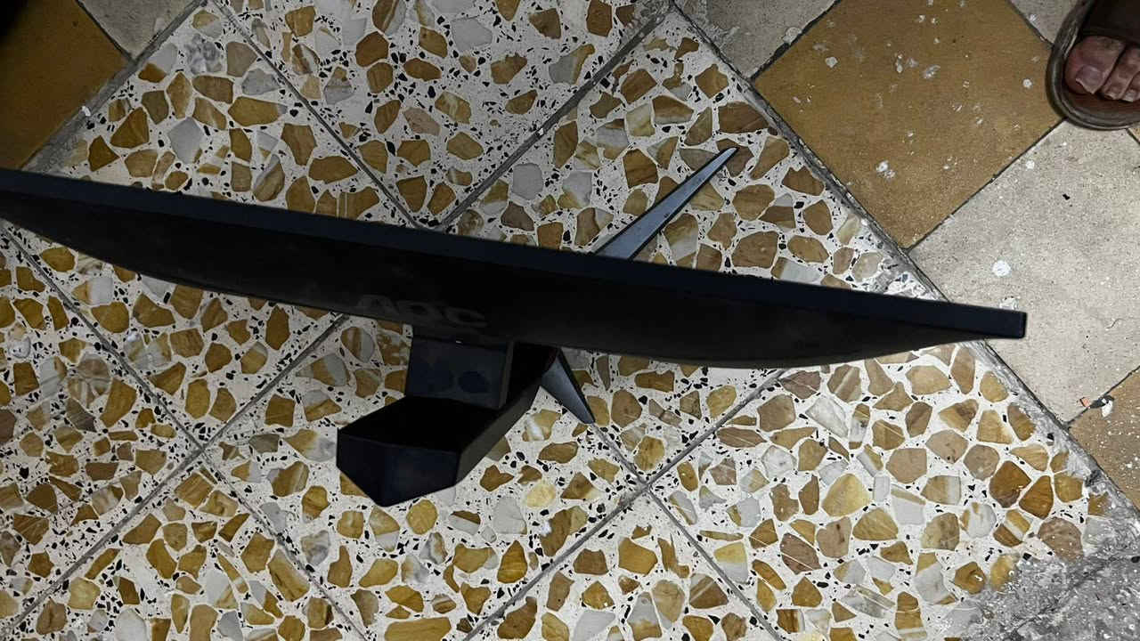 شاشات2 فول hd 165hz  aps قياس 24 شاشات مال كيمنك فول سلاسة ودقتها تخبل فقط بيهن خط من جوة الة تركز عليه يلة يبين ومياثر بلعب سعر الوحده 50 قفل وبيها منفذين توكي و hdm.  ومو شرط ابيعهن سوة عادي وحدا وحدا  مكاني بغداد حرية *********** معندي توصيل
