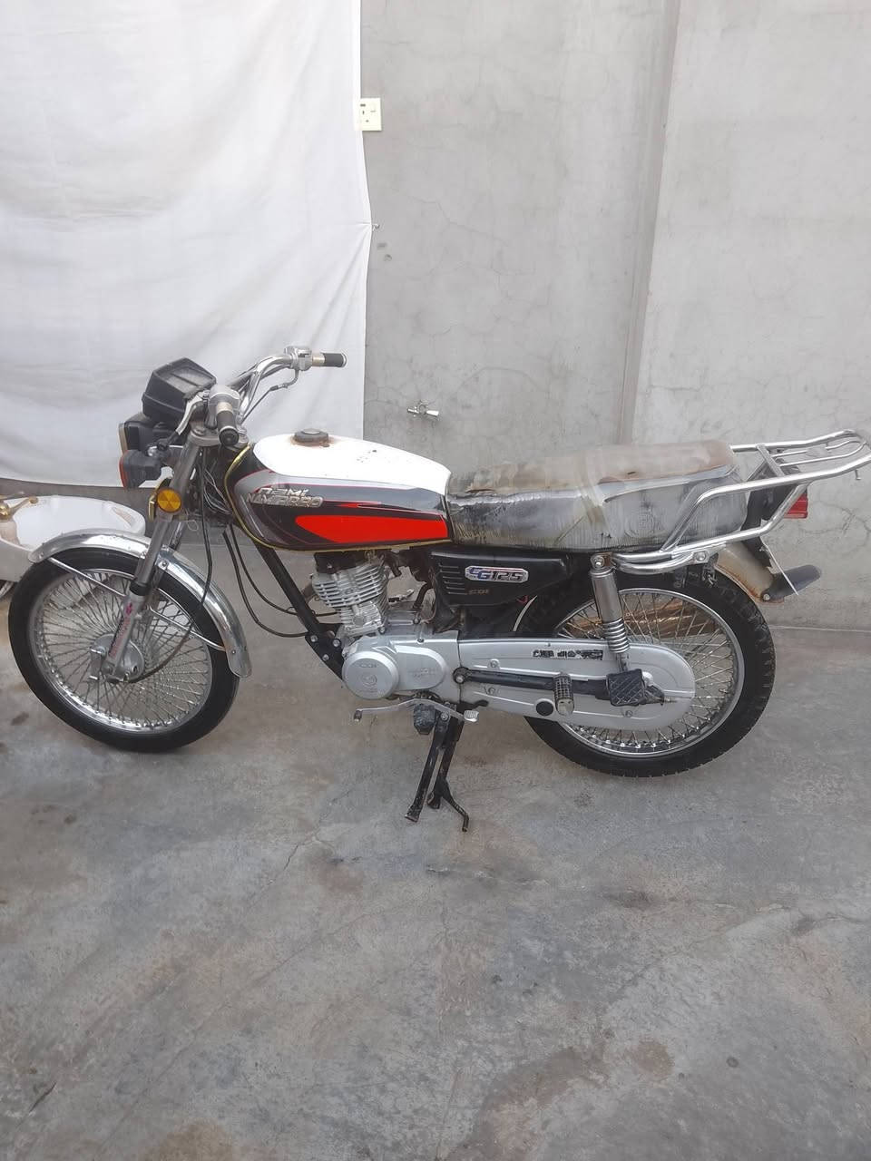 ئەم ماتۆڕە بۆ فرۆشتن نامی پرۆی چوار گێڕ(2020)زۆر پاکە سعری(430)هەزارو کەمێک مەعمەلە شوێن کەلار-سمود


**إذا كنت صاحب هذا الإعلان وتريد حذفه لأي سبب، رجاءا أرسل رسالة إلى الدعم الفني**