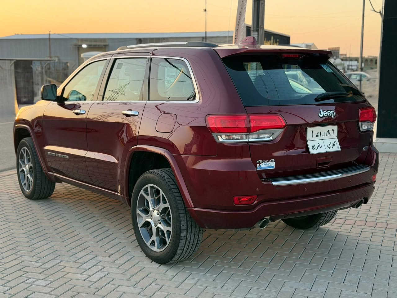 Jeep grand Cherokee Overland 2019 هارلم
بموصفات اوفر لاند ما تلكة انسب من هذا سعر 
ممشى 98mi وكالة هارلم من زيرو يمي
رقم دهوك باسمي 
سيارة بية ملاحظات بسيطة جداً 
فول موصفات
-بانورما 
-انظمة قيادة 
-جكات 
-شاشة ابل كار بلاي اندوريد اوتو 
-ويك كب اوفورلاند
-تدفئة وتبريد كشنات امامية
-تدفئة كشنات خلفية 
-تدفئة ستيرن
-نقاط عمياء 
-تحكمات ستيرن 
-شفات ستيرن 
-صندوق كهربائي 
-كشنات جلد مع شعار اوفرلاند 
🔴السعر 275$ بية مجال جداً بسيط 
📞للتواصل ***********
