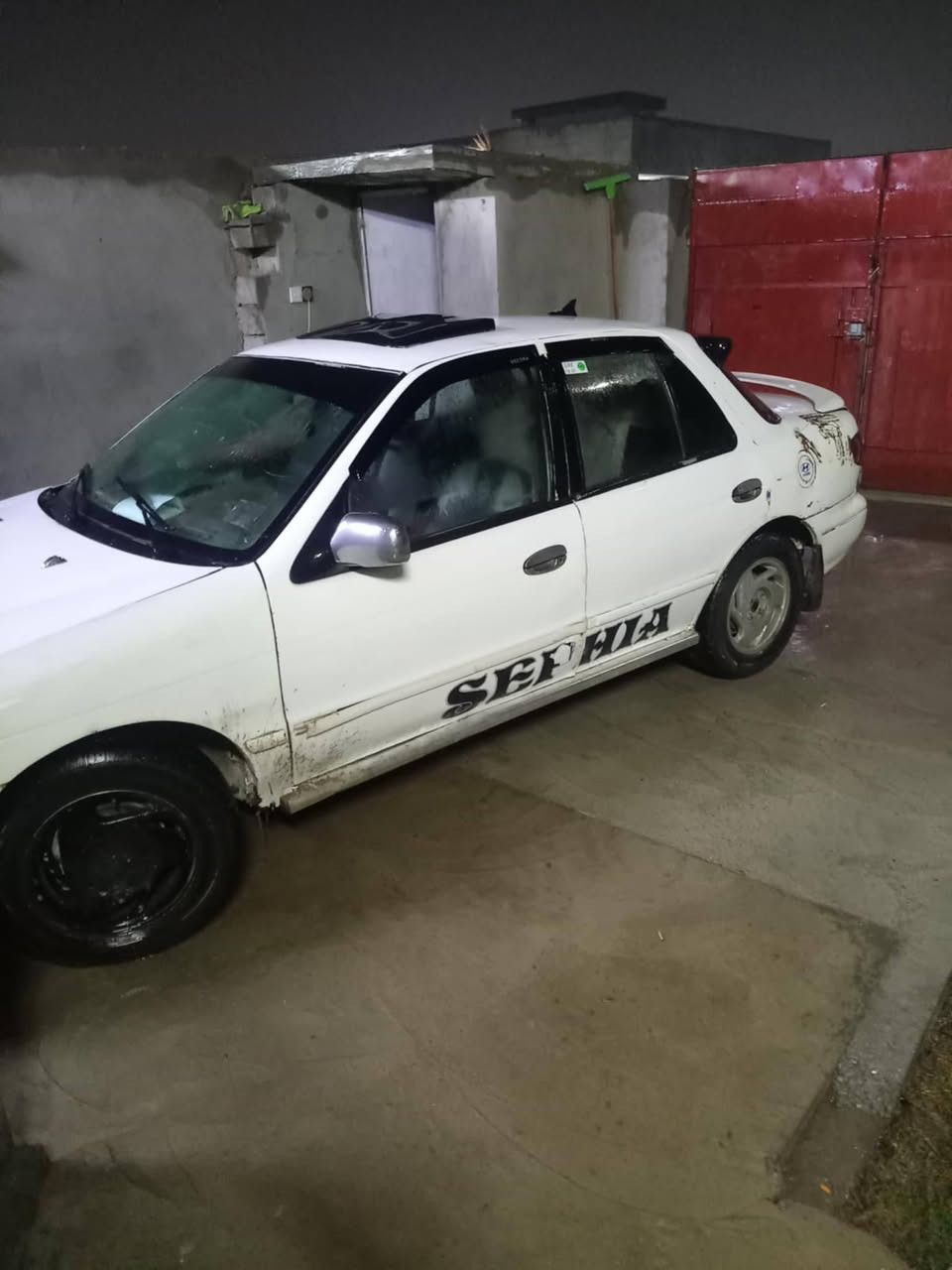 كيا سيفيه موديل 1996 محرك كير شرط رقم بغداد تحويل مباشر. السعر 33 وبيها مجال شراي يتصل
*********** 
اخوان اني مكلف بنشر صاحب سياره رفمه فوك وتصل عليه
