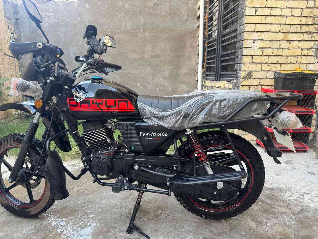 دايون جبلي 26
ماشيه 1200 
رقم بغداد 
ما بيها اي نقص واي تبديل واضح اسبوع واحد ماشيه جديده كلششش 

السعر2750
باسم الوكيل سيزر للدراجات جاهزه ومتسعجل عل بيعتهه 
+ ثاني يوم تستلم اللوحات دفعت كل شي يخص اللوحات اني 
الرقم 
***********
