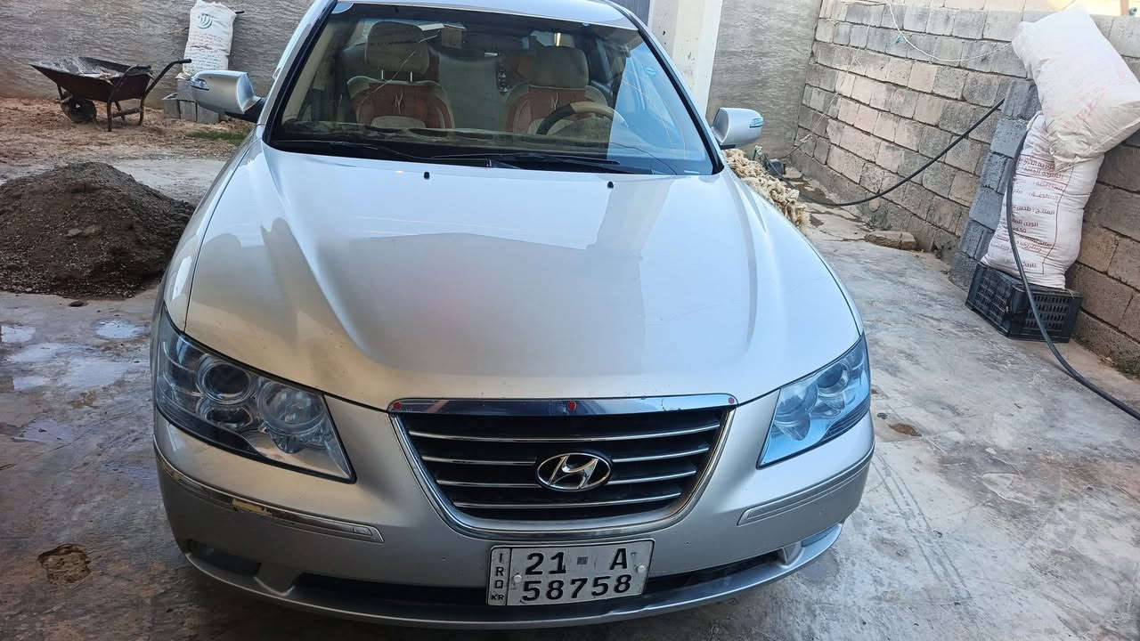 سوناتا للبيع 10 خليجي محرك20 اربع حساسات تبريد وصدر كير ومحرك كله بل شرط بيها 3 قطع رش بدون دواخل سياره جديده مراوس أو بيع السعر110 وبيها مجال قليل للتصال ***********
