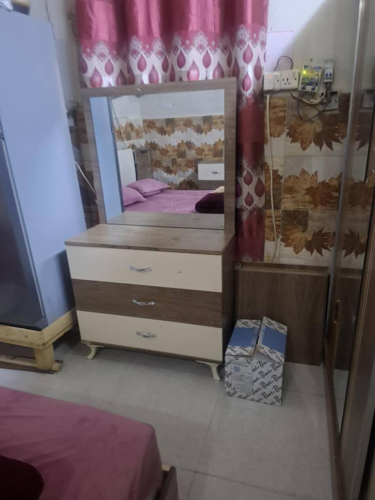 غرفه تركي 8قطع نضيفه كلش 325مكاني كربلاء حي المهندسين العسكري صيدليه رونق *********** كربلاء, العراق
