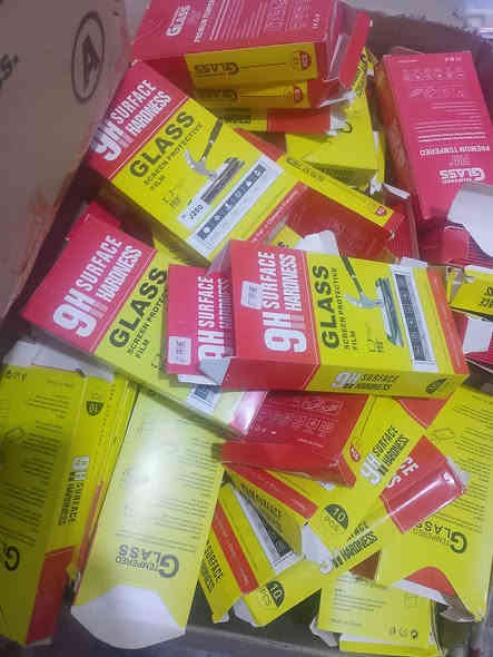 لواسق شلعه كامله العدد 15 الف قطعه
ابيع شلعه كل البضاعه 
بيه قديم وحديث مشكل 
السعر مناسب جدا الشراي يراسلني ويدلل
واتساب ***********
