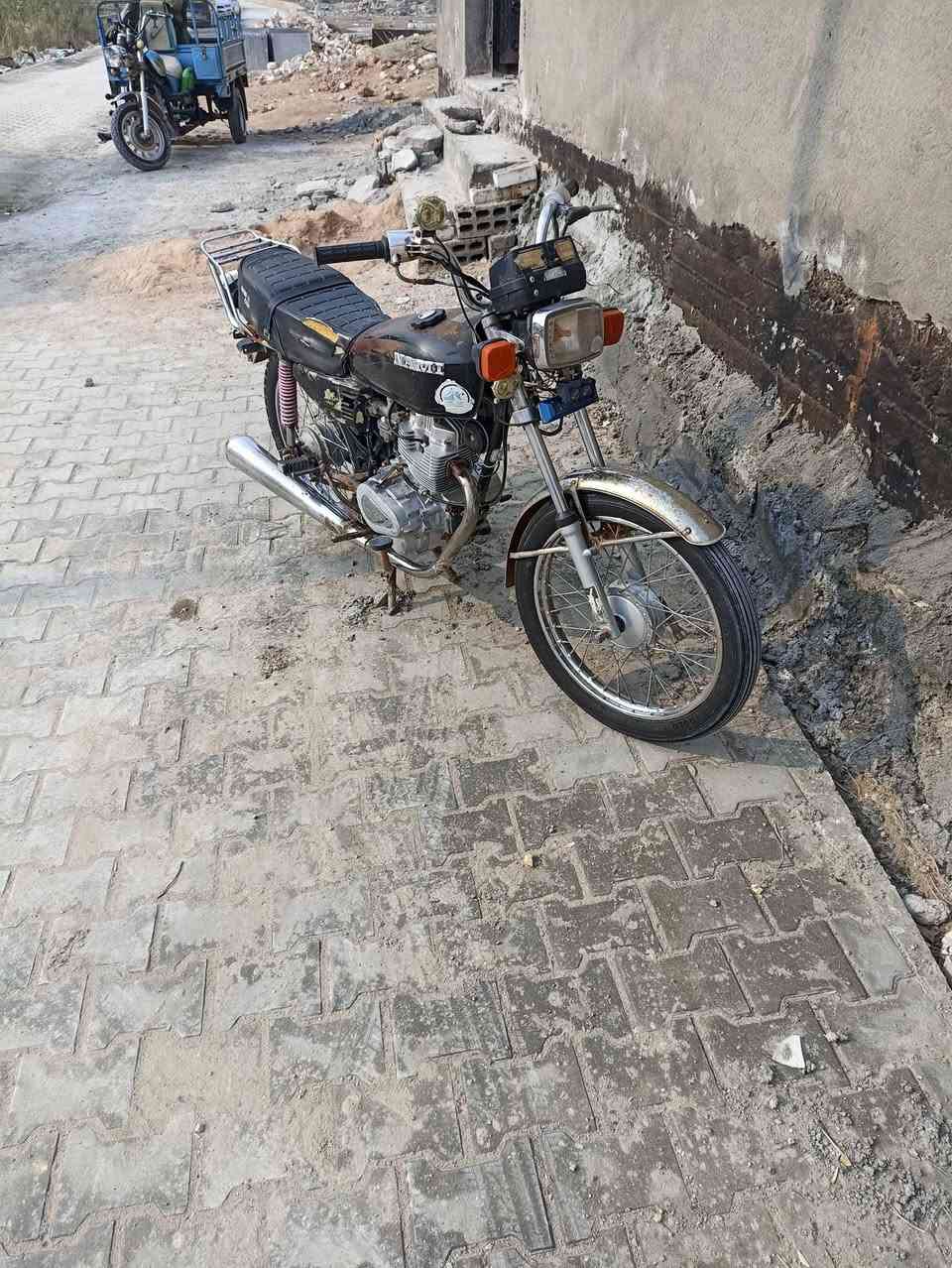 دراجه نامه 2019كلك مكفوله من كلشي مكينه شرط غير مفتوحه سعر 300عنوان الرميثه/***********
