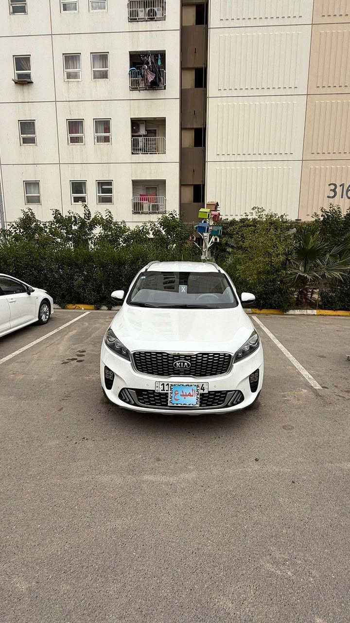 السلام عليكم
كيا سورنتو موديل 2018 شكل 2020 
خليجي

حدادية جديدة جداً 
 رقم بغداد دولي
 ما متعوبة نظيفة  
  ماشية 140 الف وقابل للزيادة
مواصفات السيارة 
بصمات ابواب 
بصمة تشغيل عدد 2
بصمة باب الصندوق 
صندوق كهرباء مع شفط
اشاير بالمري 
المري شفط
كامرا خلفية دوارة 
ويل كروم 19
نظام ترحيب  
 لايت زنون
لد امامي
لد خلفي 
كشافات ضباب امامي 
كشافات ضبابي خلفي
حجم المكينة 6 سلندر المرغوبة
بردات تضليل خلفية بلادية 
مخارج اواكس يو اس بي
عدد المقاعد 7 راكب 
حساس امامي 
حساس خلفي 
ستيرن كهرباء 
تحكم ستيرن  جهتين
نظام ايكو 
نظام سبورت 
نظام نورمال 
ومواصفات اخرى 
مكان السيارة قرب بسماية 
السعر 230 وبيها مجال 
باقي التفاصيل اتصل 
رقم الهاتف: ***********
