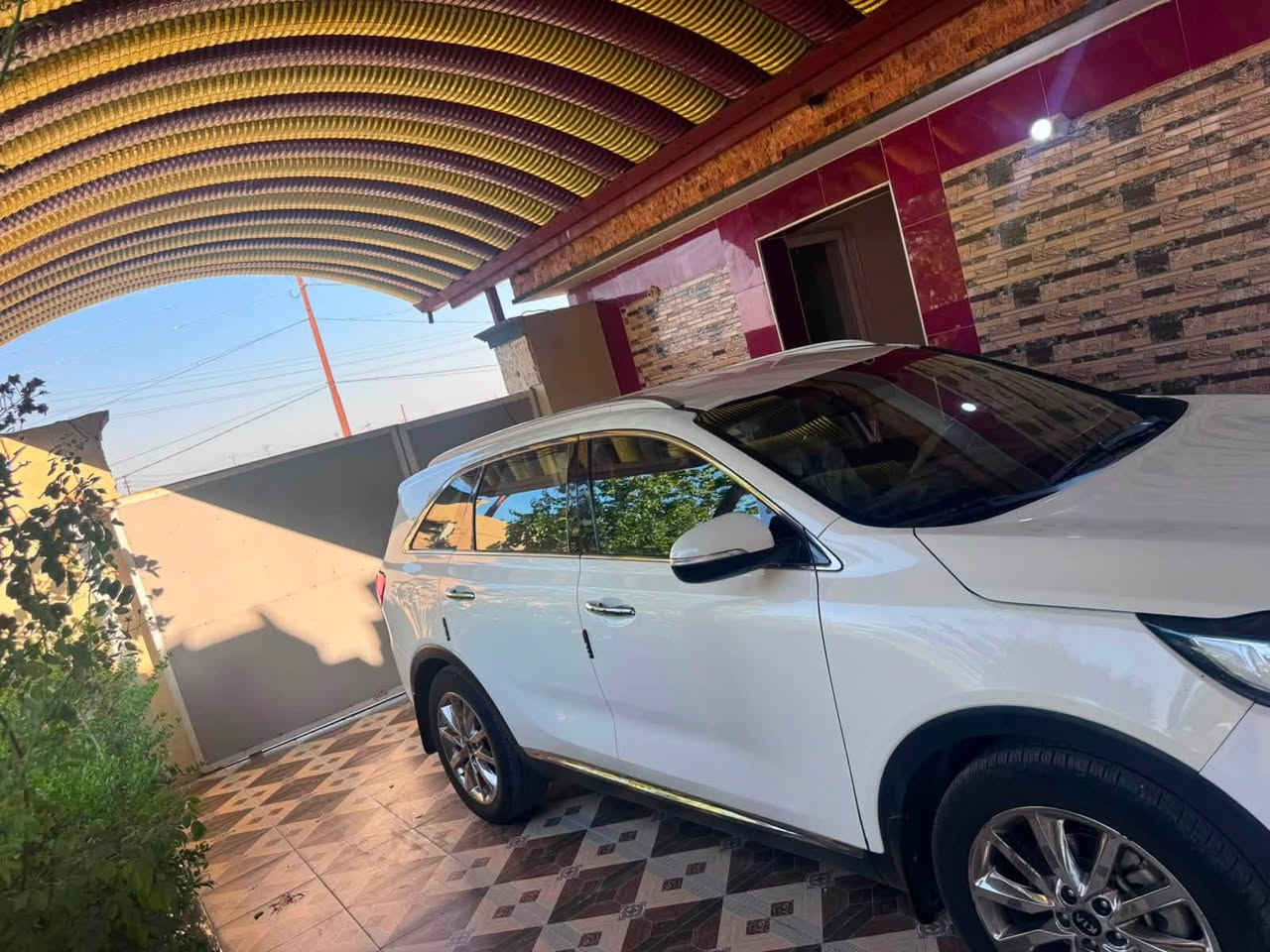 #السلام_عليكم

- كيا سورينتو 2018 Kia sorento 

- رقم بغداد انكليزي 

- مكينه 3500 v6 dosh

 

- ______________________

المواصفات :- 

* بصمه   

* كامرا خلفيه   

* شاشه اعطال

* تبريد بيانو

* وضيعات قياده    

* مري شفط

*   تبريد 3 قطع 

* كروز سرعه

* 7 مقاعد 

* جلد 

* كرسي كهرباء 

- ________________________ 

- صور السونار مرفقه

- مكان السياره ديالى

- للاستفسار 

- ***********

***********
