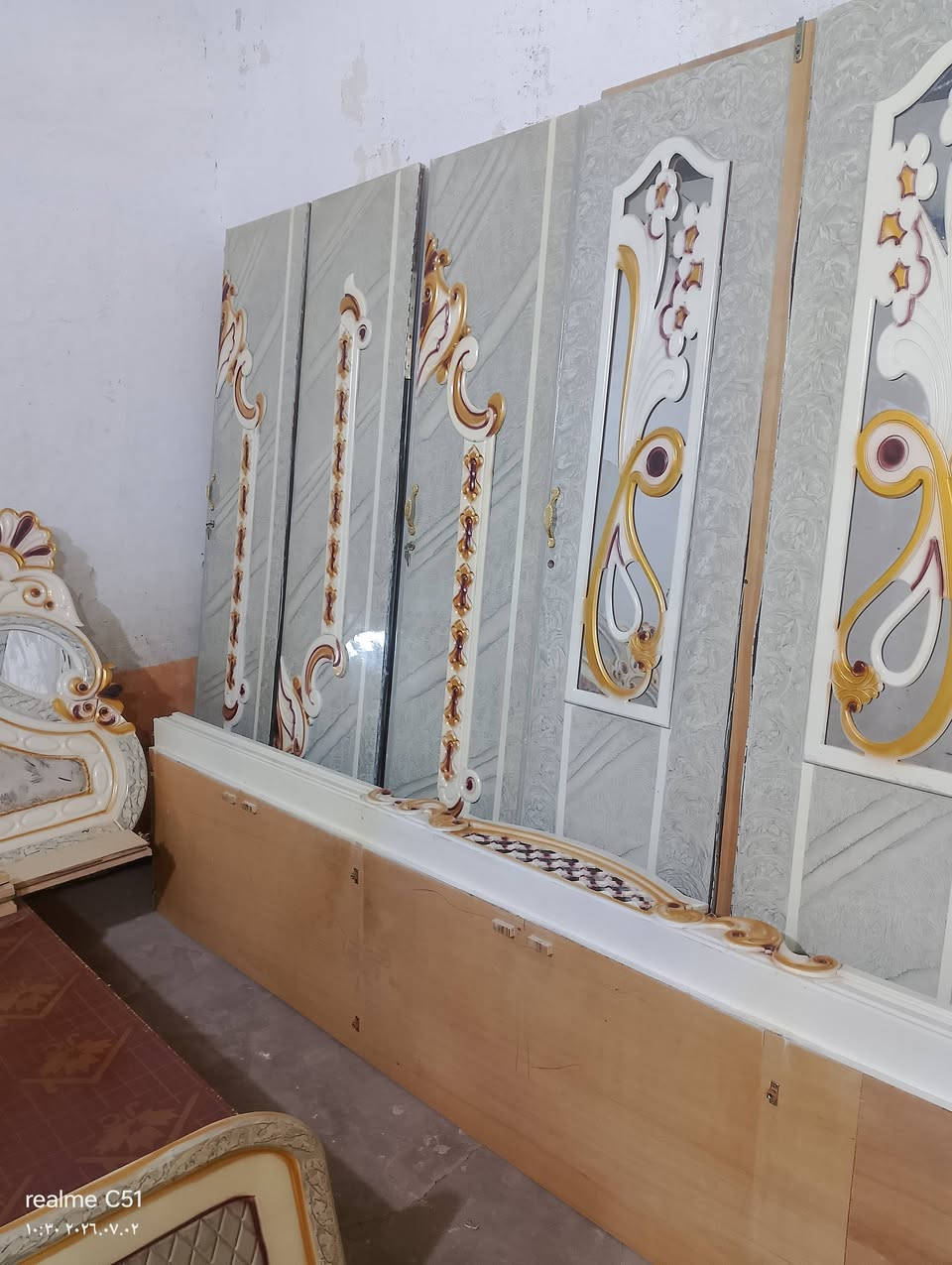 غرفه اخشاب جديده استعمال قليل مال عرسان 
الضرر بسيط جدأ مثل ما موضح بل صور السعر 750 الف
بيها مجال حك جيتك وفلوس الضرر اطيح من سعرها 
العنوان سفان رقم الهاتف ***********بيع مستعجل

