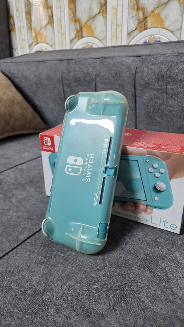 نتيندو سويج لايت 
مهكر شريحه نضامين / مهكر - اونلاين 
تكدر تنزل اله العاب شوكت ما تحب 
وطبعا التهكير عربي بالكامل 
رام ساندسك الاصلي 128 
كامل ملحقات ونضافه الجهاز كدامك 95% 
وياه درع جلاتيني شفاف اصلي 
سعره : 310 بيه مجال بسيط 
مكاني بغداد 
للاستفسار تفضل خاص 
او للاتصال / ***********
