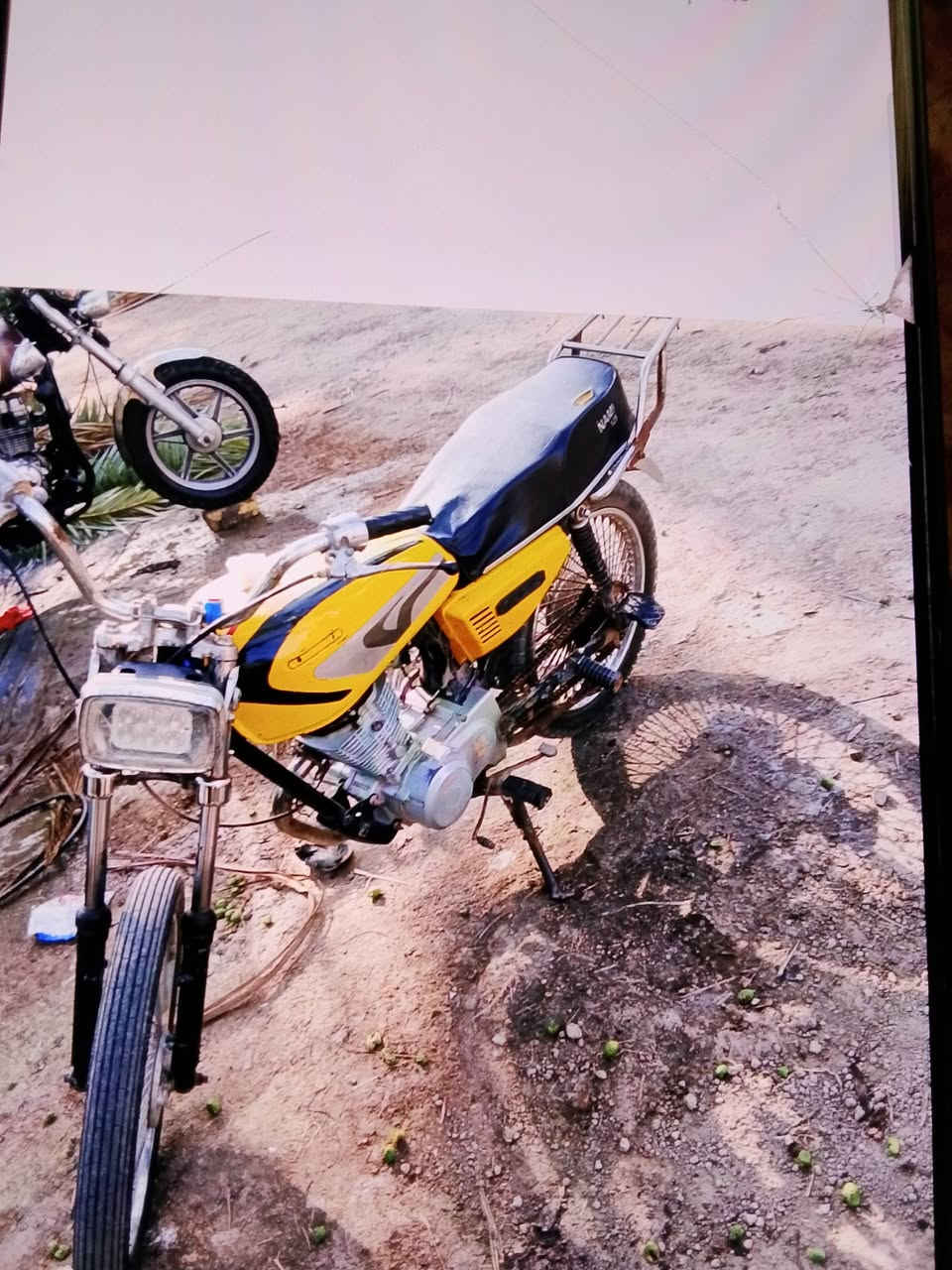 سلام عليكم دراجه تايكر موديل 19اوراق سكنر مكان كربلاء العطيشي سعر 300 وبيهي مجال الرقم ***********
