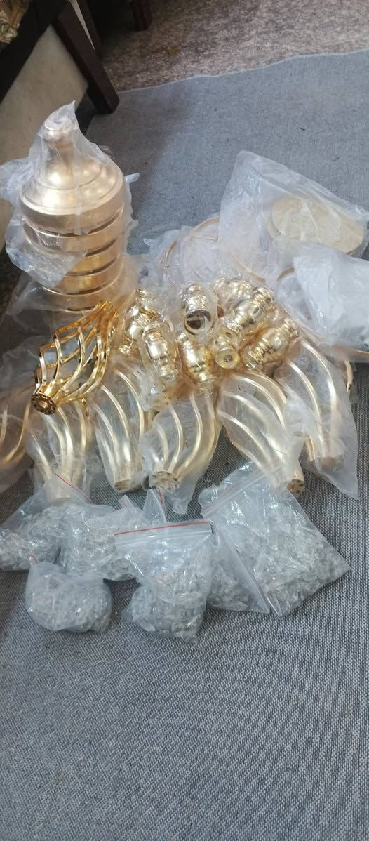 العدد 8 ذهبي طلاء ثابت 
قياس القطعه 45سم
السعر القطعه 12


**إذا كنت صاحب هذا الإعلان وتريد حذفه لأي سبب، رجاءا أرسل رسالة إلى الدعم الفني**