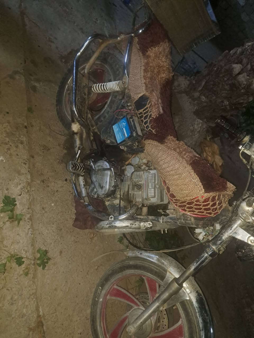 جني شغاله بيها خرطه بل  نمره الثانيه ابيع كوم حديد شغاله ٢٠٠ وبيها مجال حك الجيه


**إذا كنت صاحب هذا الإعلان وتريد حذفه لأي سبب، رجاءا أرسل رسالة إلى الدعم الفني**