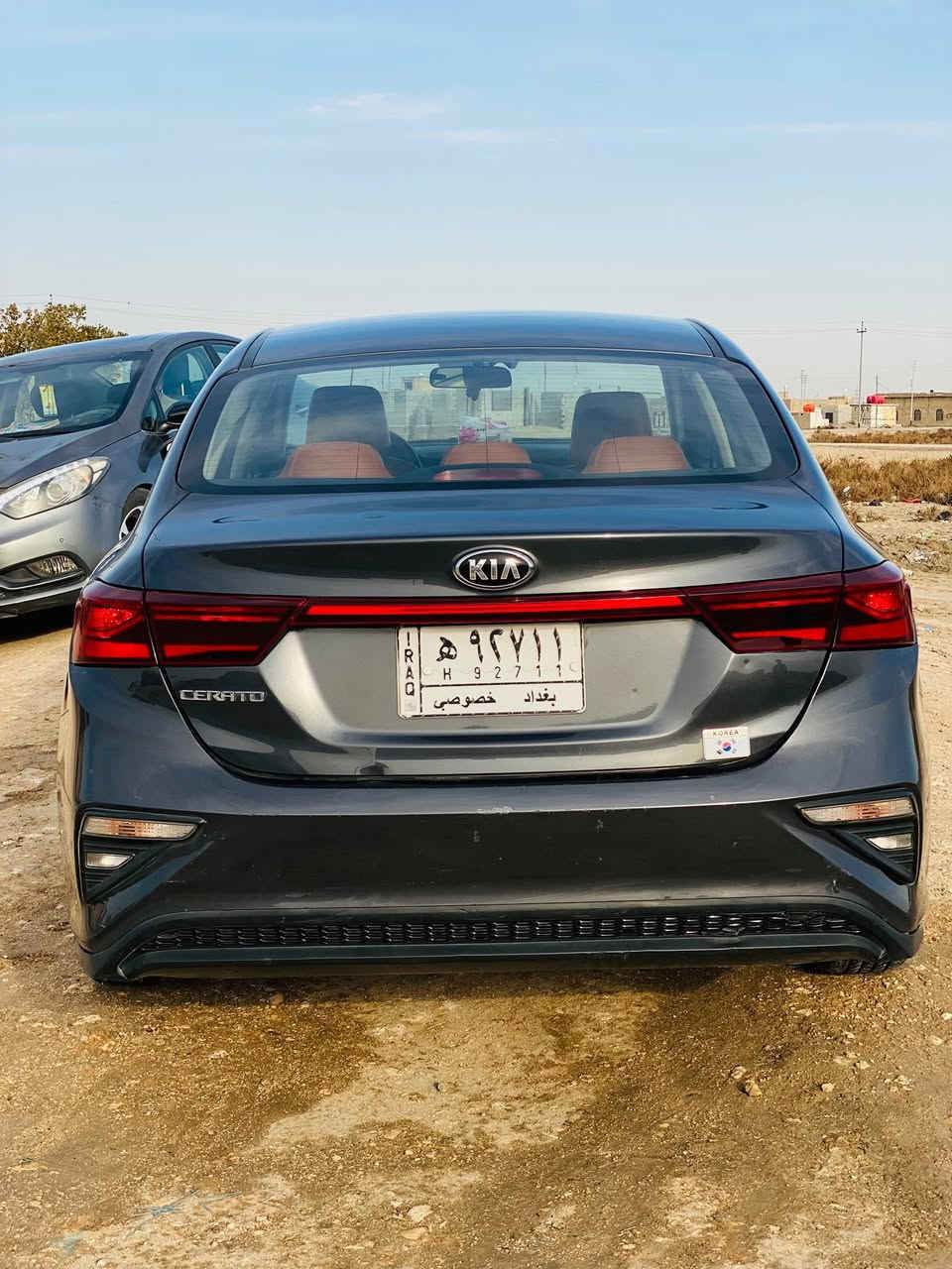 السلام عليكم
للبيع كيا سيراتو 2020 خليجي
رقم بغداد قطعتين صبغ بدون فتح
مواصفات نص فول ويل كب وتحكم ستيرن
نضاره لد امامي مدوشمه جلد طبيعي
سياره جاهزه ماشي 75 الف حقيقي
سعر 137 وبيها مجال
           اي استفسار اتصال ***********
