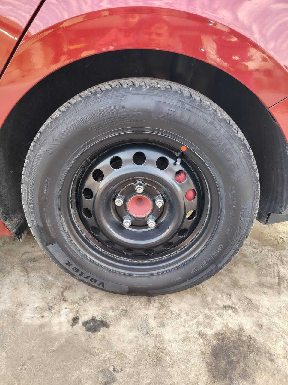 السلام عليكم عدي ويل اسود+تايرات جديد النترا 24 اريد ويل كب مراوس ***********
