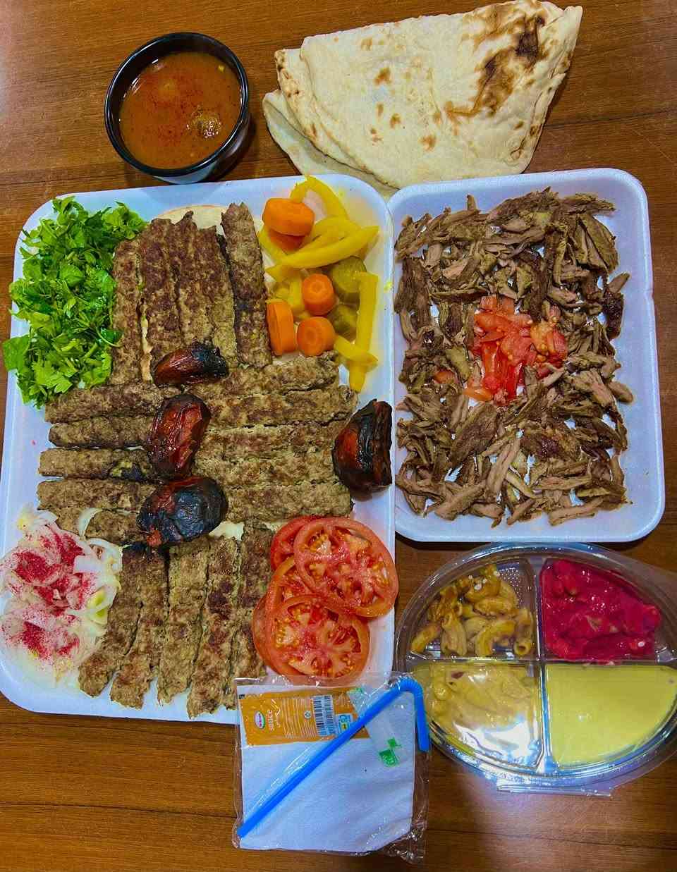 مفاجاه🤩💥 نزف🎉 لكم هذا العرض الجديد🥳
ويا كل كيلو ماعون  كص لحم +ماعون مقبلات
يعلن مطعم المشاهير 
عن كيلو كباب دجاج +ماعون كص +ماعون مقبلات +كاسه سوب+خبز+خضراوات كل هذا العرض ب10 دينار فقططط
الموقع الجانب الايمن قرب جسر الثالث 
التوصيل جانب الأيمن مجاناً لي باب البيت 
والجانب الايسر  2000دينار 
 واكثر  شخص يسوي 200مشاركه يربح ويانه وجبه مجاناً 🔥😋
ارقام التوصيل 
كورك(***********)
كورك(***********)
اسيا(***********)
اسيا(***********)
أذا اعجبتك خدمتنا تحدث عنا 
وإن لم تعجبك تحدث الينا 🙏
