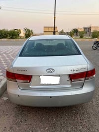 للبيع موديل 2007 وارد كوري بيهة طخه الجاملغ الخلفي موضح داخل اسود مكين...