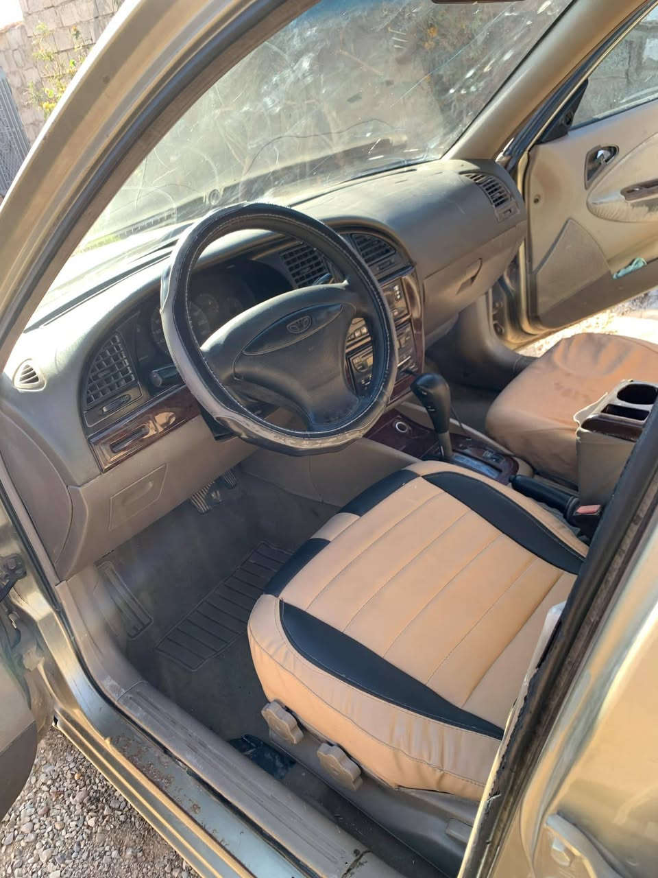 السلام عليكم للبيع ف دايو نوبره مديل 2000 رقم اديالئ دولي مكانه ديالئ المقداديه السعر26 بيه مجال قليل رقم ***********
