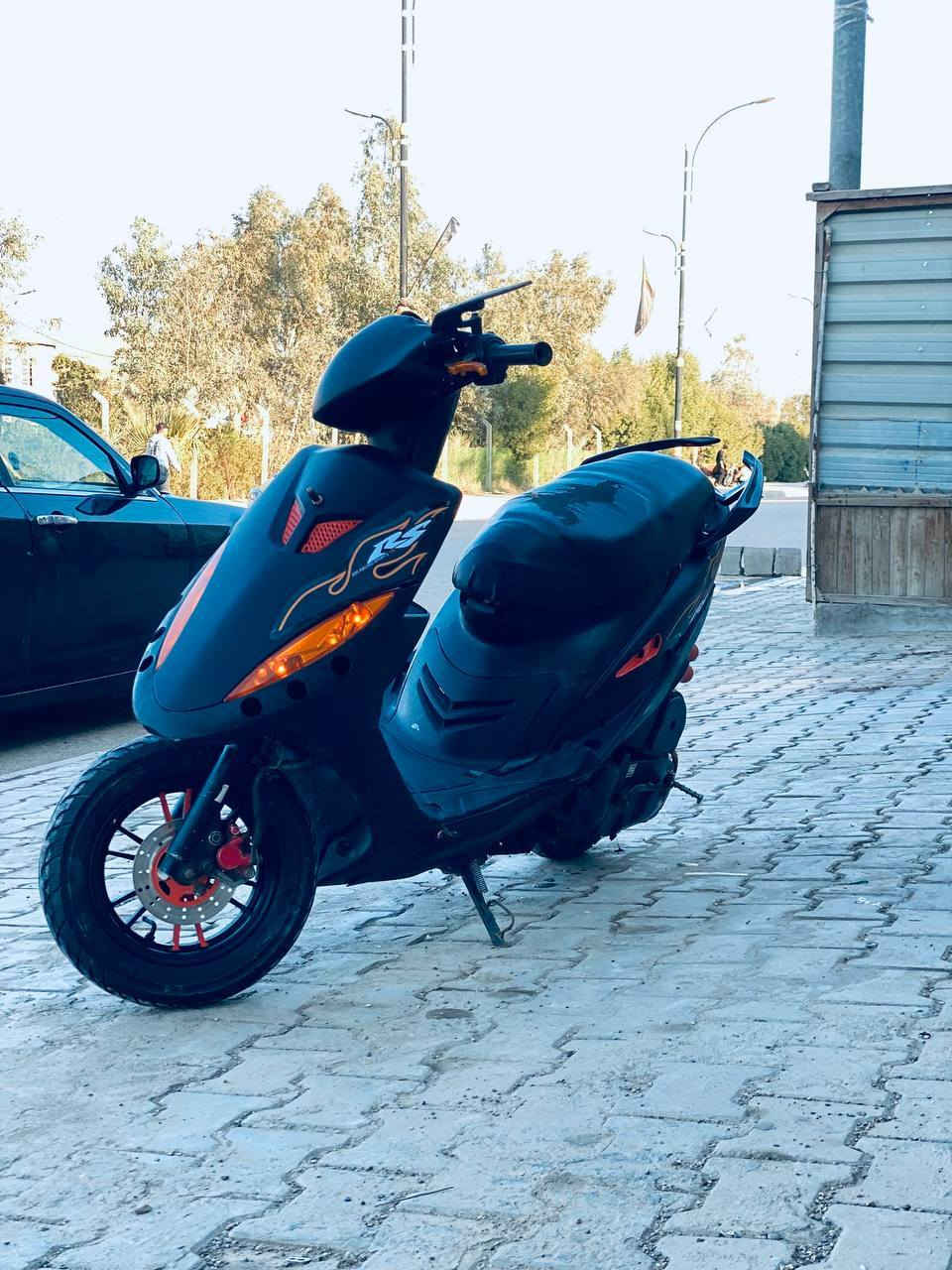 ماكس عدله اسود طافي الدراجه متعوب عليه بيه كفرات اربع ولفات كاملات صالنصه رياضي وياله رياضيه اشاير اربعه ولف كتف اشاره بوشه 55 كور ابلادي شغاله سلف هندر   تشتغل كهرباءيات شغاله ما عوزه بس شخاطه وعداد وستان نص  امراوس اب دراجه بلاديه بوليس ماكس عدله او  بيع السعر خاص  وهاذ رقمي مفتوح ***********
