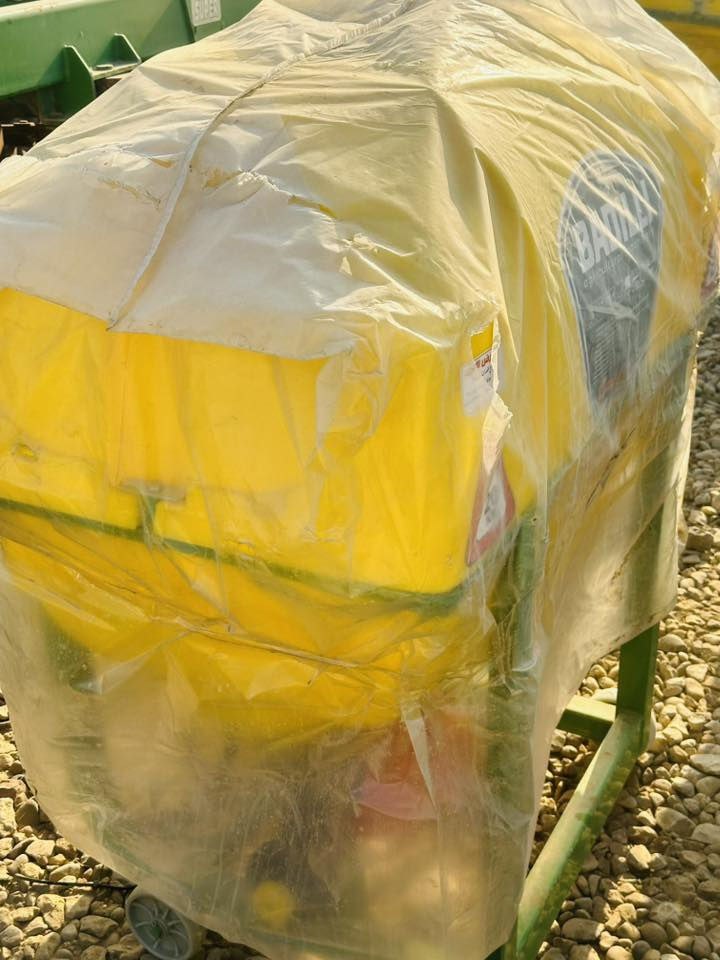 السلام عليكم للبيع معدات زراعيه مرشات تركيه جديد ومستخدام شرط عل فحص ونظافه + باذرات حجم خمس وزنات بستم وعادي جديد ومستخدام العنوان واسط الزبيديه للستفسار اتصل ***********
***********
