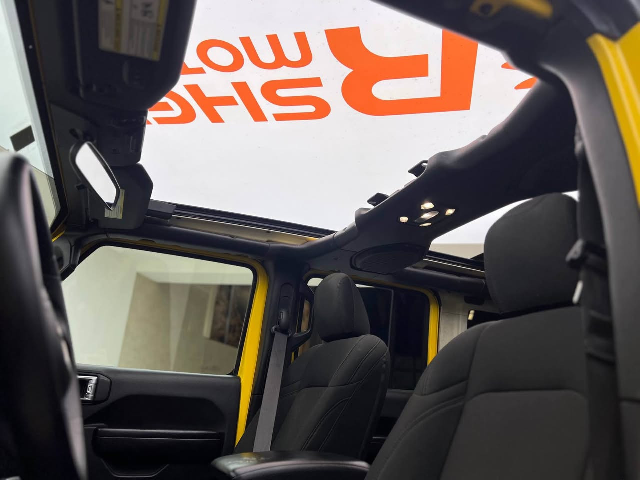 Jeep Wrangler 2021
جيب رانجلر 2021
مواصفات Willys

مكينة 6 سلندر حجم 3.6 لتر 
ماشية 96,000 ميل و بحالة ممتازة 

ضرر السيارة فقط شبر من بنيد صبغ بدون دواخل و بدون ايرباك 
رقم شاصي مع الصور موجود
كلش لون حلو و سقف بانوراما ارغب نوع بالسوق 

رقم دهوك الدولي سنوية ب اسمنا و شرط التحويل
مكفولة من كير و محرك و كهربائيات

و ب سعر(265$) ورقة و بيها مجال

مكان السيارة

دهوك -معرض ارشف R-Shev
رقم51 من معارض التيرمينال 

***********
*********** دهوك, العراق
