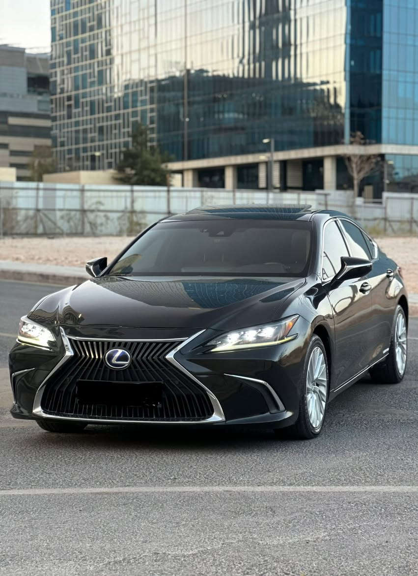 وارد الشركة المركزية – أعلى صنف
Lexus ES300h Hybrid – لكزس هايبرد

موديل 2019

لون أسود ملوكي مميز – فخامة وهيبة حضور

الفحص: 3 جيد

ضربة امام العجل غير موثره 

بدون ملاحظات بودي 

📍 وارد الشركة المركزية

⸻

⚙️ المواصفات الميكانيكية

• محرك 2500 CC هايبرد

• سعة 2.5 لتر – 4 اسطوانات

• قوة 215 حصان

• ناقل حركة E-CVT أوتوماتيك

• أوضاع القيادة (Eco – Normal – Sport – Snow)

⸻

🛡️ أنظمة الأمان

• 9 وسائد هوائية (أمامية – جانبية – خلفية)

• نظام فرامل ABS + دعم المكابح

• نظام الثبات الإلكتروني

• نظام المساعدة في المرتفعات

• مراقبة ضغط الإطارات

• نقطة عمياء

• حساسات أمامية وخلفية

• كاميرا خلفية

• مثبت سرعة + مثبت سرعة ذكي

• نظام حماية من السرقة

• نظام تثبيت مقاعد الأطفال

⸻

👑 الفخامة الداخلية

• مقاعد جلد فاخرة

• مقاعد كهربائية مع ميموري

• تدفئة + تبريد للمقاعد

مع مساج مقاعد

• مقود مدفأ جلد وخشب

• مقصورة تطعيم خشب فاخر

• ستارة / برادي خلفية كهربائية

• مكيف متعدد المناطق

• فتحات خلفية

• فتحة سقف إمالة وانزلاق

• دخول ذكي + تشغيل بصمة

• مسّاحات مطر أوتوماتيك

• إضاءة ترحيب

⸻

📺 التكنولوجيا والترفيه

• شاشة 12.3 إنش رئيسية

• شاشة 8 إنش معلومات

• ماوس تحكم بالشاشة

• نظام ملاحة

• Apple CarPlay + Android Auto

• بلوتوث + USB

• 10 سماعات صوت

• تحكم كامل من المقود

⸻

✨ الإضافات الخارجية

• جنوط 18 مميزة

• إنارة أمامية LED

• أنوار نهارية

• أضوية ضباب

• دعاسات جانبية

⸻

🔥 وارد الشركة المركزية يعني فرق كبير…

اللي بدو أعلى صنف فعلي ومواصفات كاملة يتواصل مباشرة

السعر : 23,800

الموقع : عمان - شفا بدران 

للتواصل : 0785965999


**إذا كنت صاحب هذا الإعلان وتريد حذفه لأي سبب، رجاءا أرسل رسالة إلى الدعم الفني**