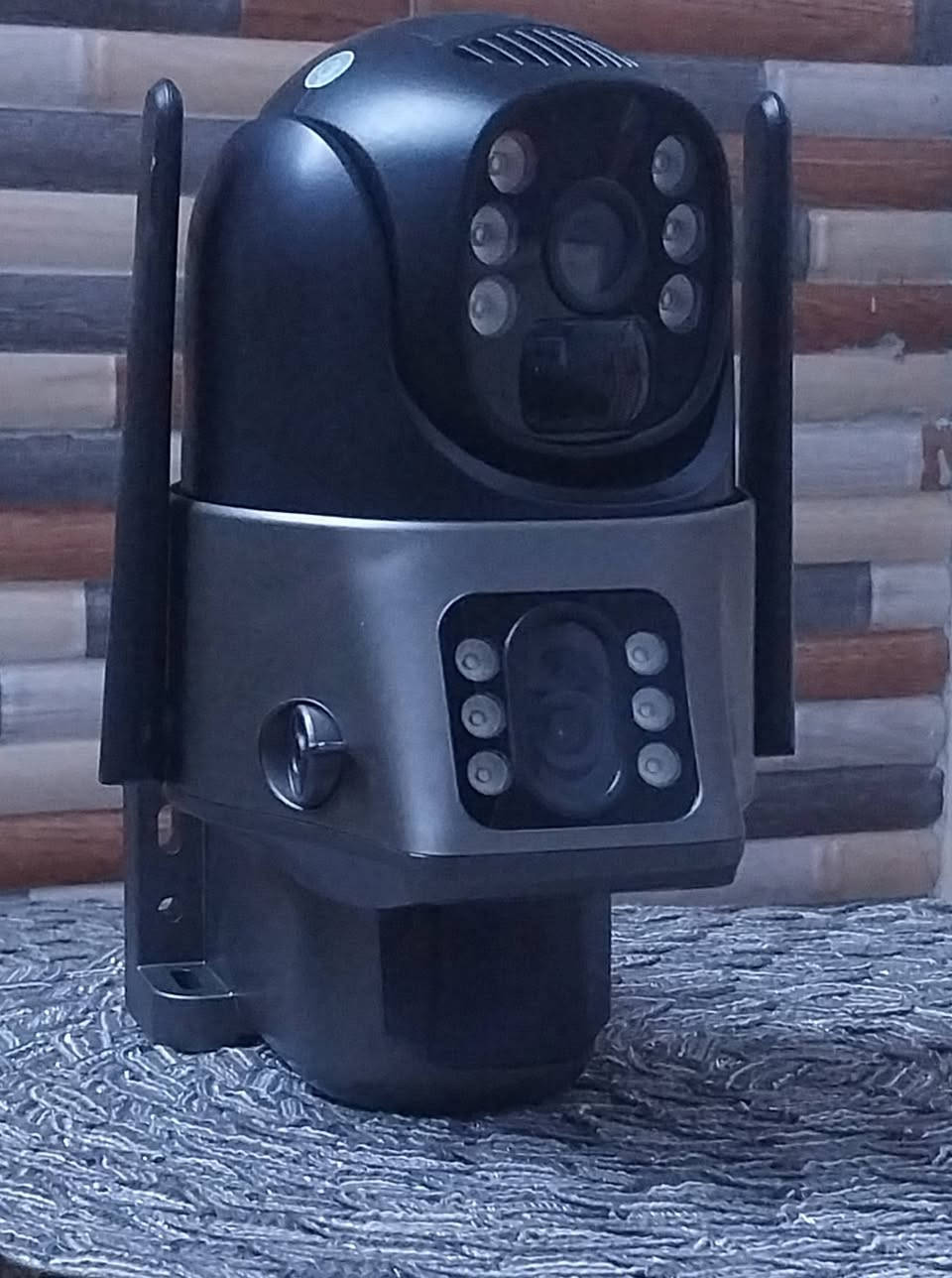 للبيع كامرا  بوليسية
كامرا تعمل عالكيبل تايبسي 
تعمل وايفاي ويمكن وضع رام خزن 
السعر 50 الف تفيد اصحاب المحال
 والمنازل نظام التقريب 10s
للاستفسار الاتصال
 ***********
يوجد واتساب
