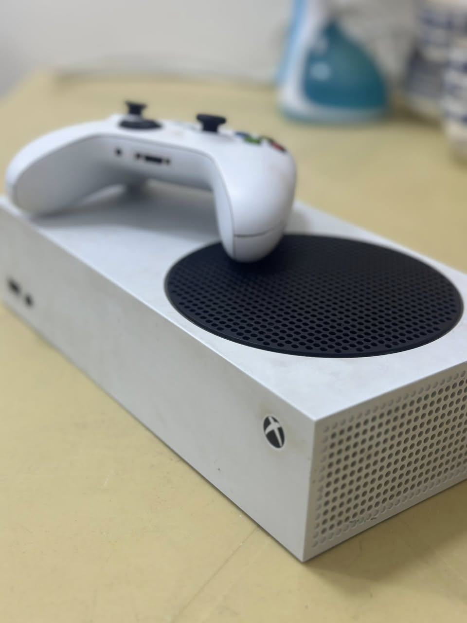 سيريس اس للبيع
جوستك  ,, 🎮
لعبة فيفا 26 هديه🎁
، جهاز نضيف ما مفتوح
الاصدار 2023
السعر 400الف وبي مجال✅ 
خاص او واتساب ***********
