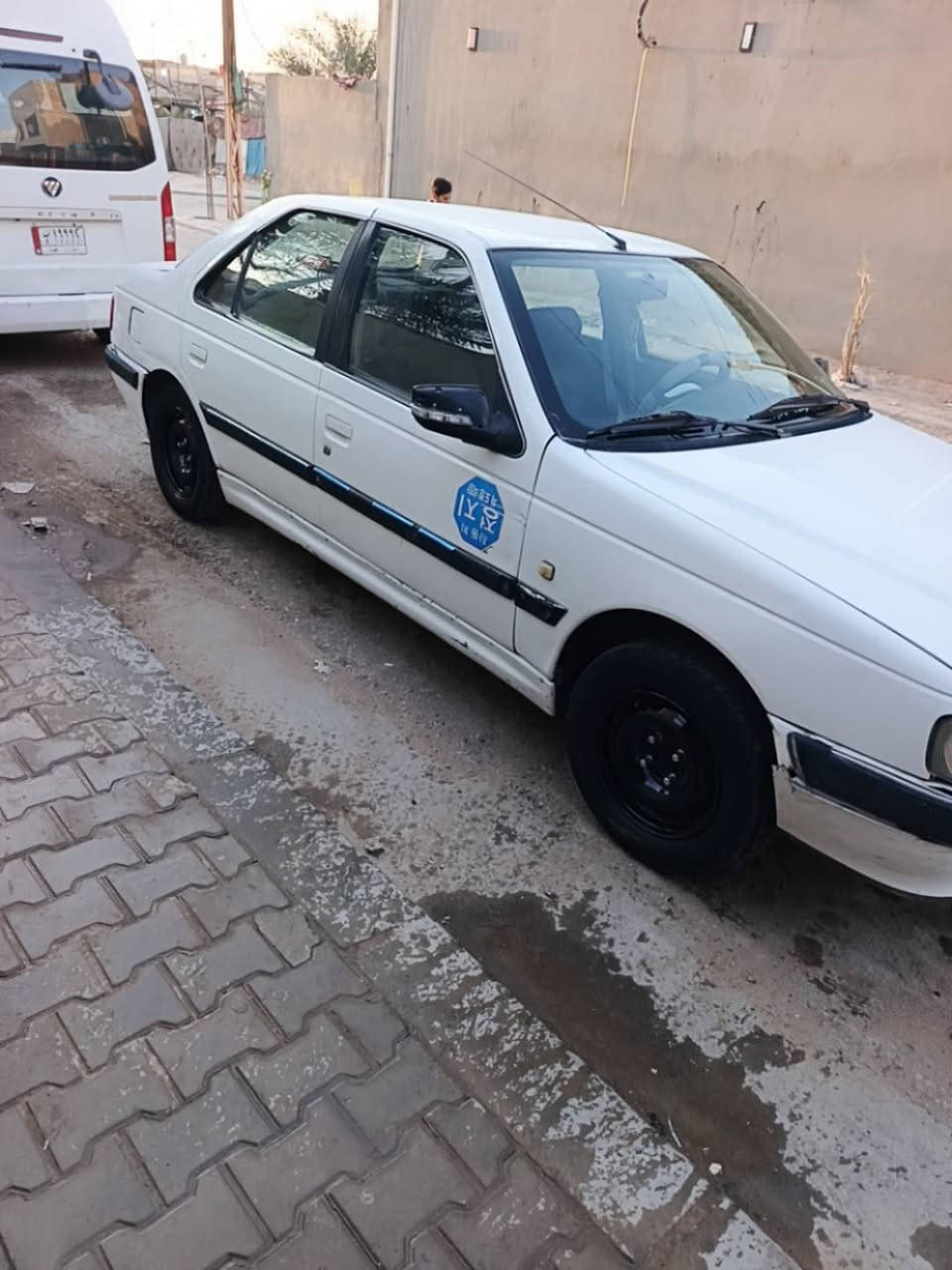 السلام عليكم بيجو بارص موديل 2012  بأسمي رقم بابل مشروع وطني تدفئة تبريد ثلج حداديه 70 بالميه كهربائيات كله شغاله سعره 40 وبيه مجال مكاني نجف شارع المدينه  رقم ***********
