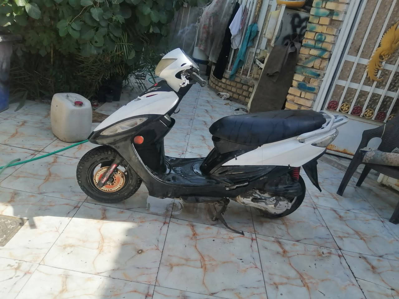 جي فور شغاله سلف هندر لايت عالي ناصي بك لايت اشاير كامله مابيه لا تنقيص ولا تبخير مكينه خرسه ب٣٠٠ مكاني فضليه ***********
