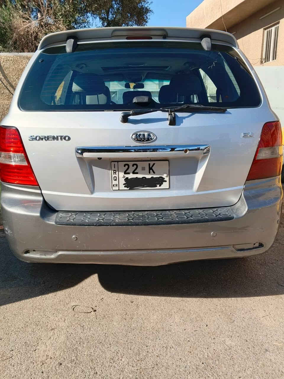 السلام عليكم
للبيع كيا سورنتو موديل ٢٠٠٧ لون رصاصي رقم ارببل الدولي تحويل مباشر هزة مامنتهية سنوية لغاية 28 محرك 6v تبريد شغال ثلج كير محرك صدر أمامي خلفي كلة مكفولات السيارة وأرد خليجي بدون حادث بيهة صبغ جاملغ أمامي اثر طخة خفيفة جهة السايق ونص باب السايق والباب الخلفي نفس الجهة اثر جراد وشخوط بدون حادث والباقي بلادي كهربائيات كلهة شغالة بلادية المواصفات فتحة بنرامة كامرة دوارة +بلوتوث مري كهرباء 5ويل كب بلادي السيارة 5راكب 
السعر 85 وبيها مجال حك الجية مكاني بغداد الزعفرانية الرقم ***********
