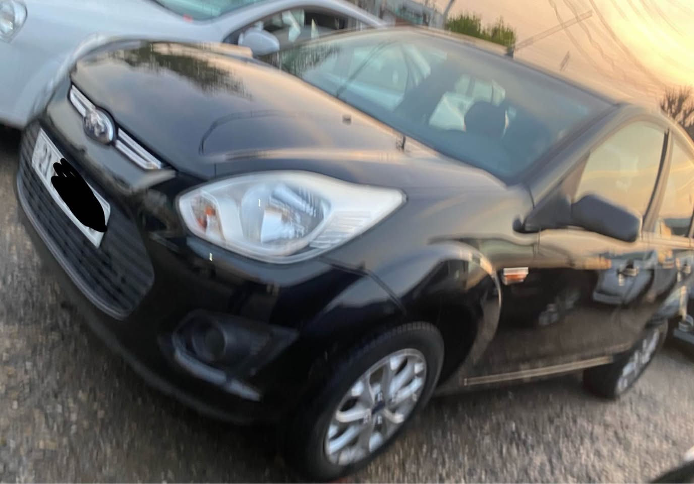 فورد فيگۆ ٢٠١٤
شريكه ي نيڤا
سه ياره كه زور جوان ماوه ته وه ١٣٠هه زار روشتوه
٤تايه ي تازه
گيرو مه كينه ي به شه رت
ابارجه و په له يه كي بجوكي بوياخه بي ناوگرتن
سعري٧٤مه جاليكي كه م
***********
***********
تكايه تيل بوخاوه ني بكه هي من نيه السليمانية, العراق
