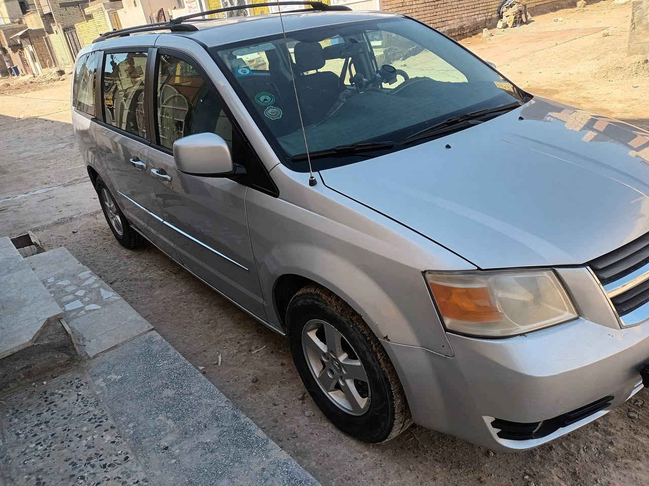 دوج كرفان مديل ١٠ محرك ٣٨٠٠ بيبان كهرباء كشنات بلع السونر موجود بل منشور رقم بغداد بسمي السعر ١١٥ بيها مجال كلش بصيط بغداد مدينة الصدر ***********
