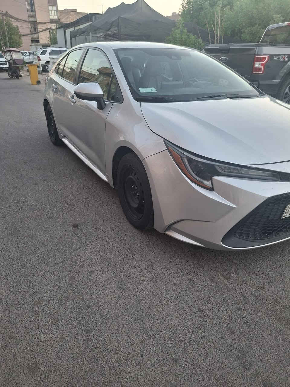 للبيع 
كورلا  وارد امريكي موديل 2021  

رقم اربيل هزه ورقم وسنويه جديد 

ضرر موضح بالصور 

. مواصفات LE معروفه بانزين فقط 

جاهزه ونظيفه داخل وخارج   (  سعر  132 ) 

مكان السياره  بغداد  الكرخ  ***********
