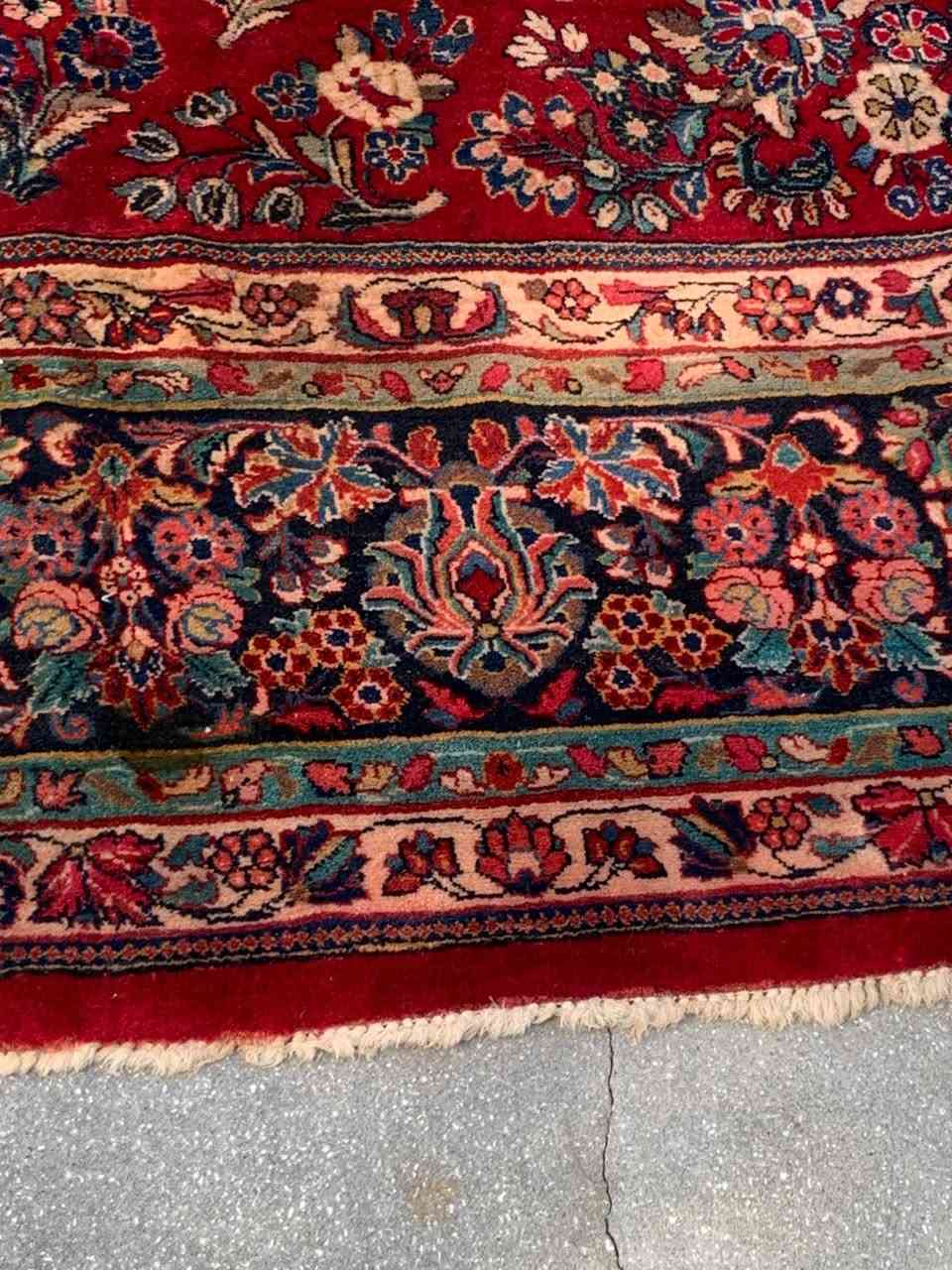 Antique Sarouk  size 10 ' 8" x 10 ' 4"
over 100 years old, well kept Tampa, FL


**إذا كنت صاحب هذا الإعلان وتريد حذفه لأي سبب، رجاءا أرسل رسالة إلى الدعم الفني**