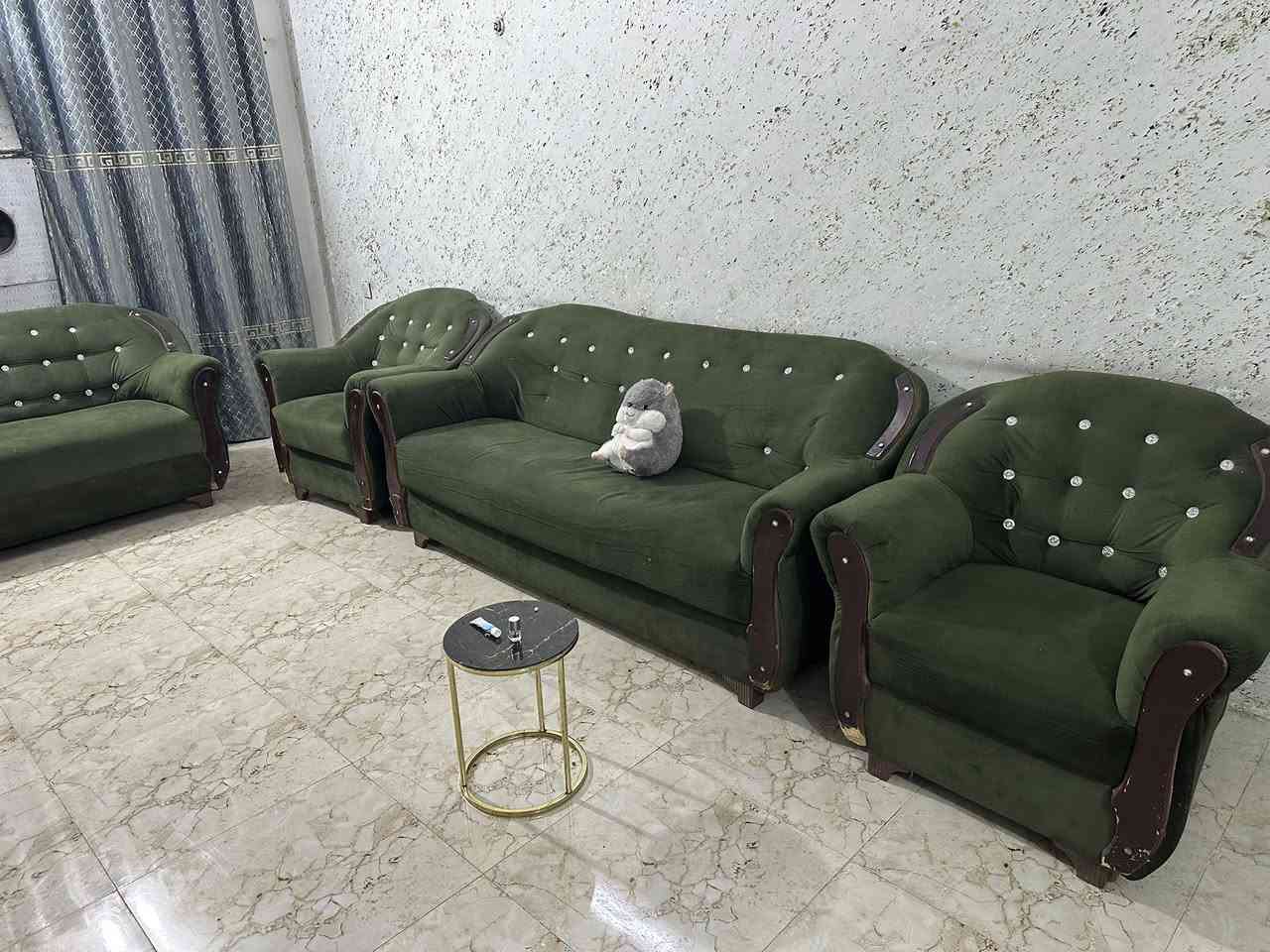 سلام عليكم تخم نضيف و بوفيه مكاني شهداء البياع قرب مدرسه الفرات السعر 250 ألف   ما متواجد ع خاص رقم الهاتف ***********
