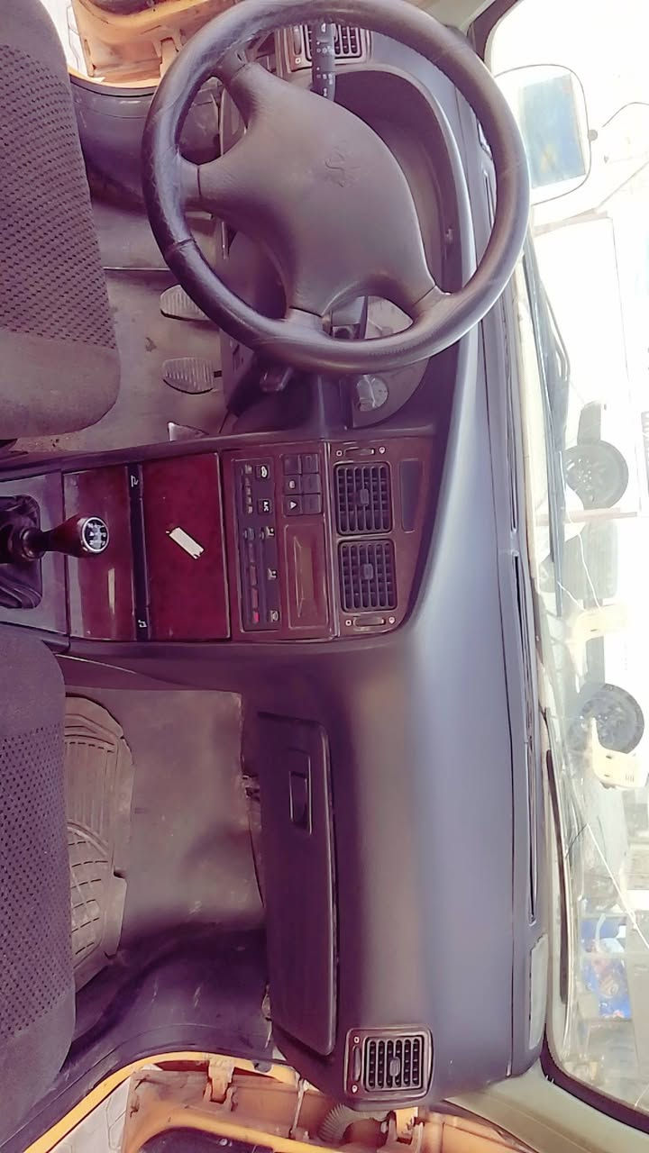 السلام عليكم  للبيع مستعجل بيجو بارص موديل 11 كير جديد محرك بيه خيط بخار  قليل كهربائيات شغال السياره نضيف حلوه دواخل كشره مابيه ضربه خياس ماكو تبريد شغال فقط غاز رقم احمر بدون راعي سنويه عضم عاج الاصليه مكان السياره نجف الرضويه الرقم ***********
