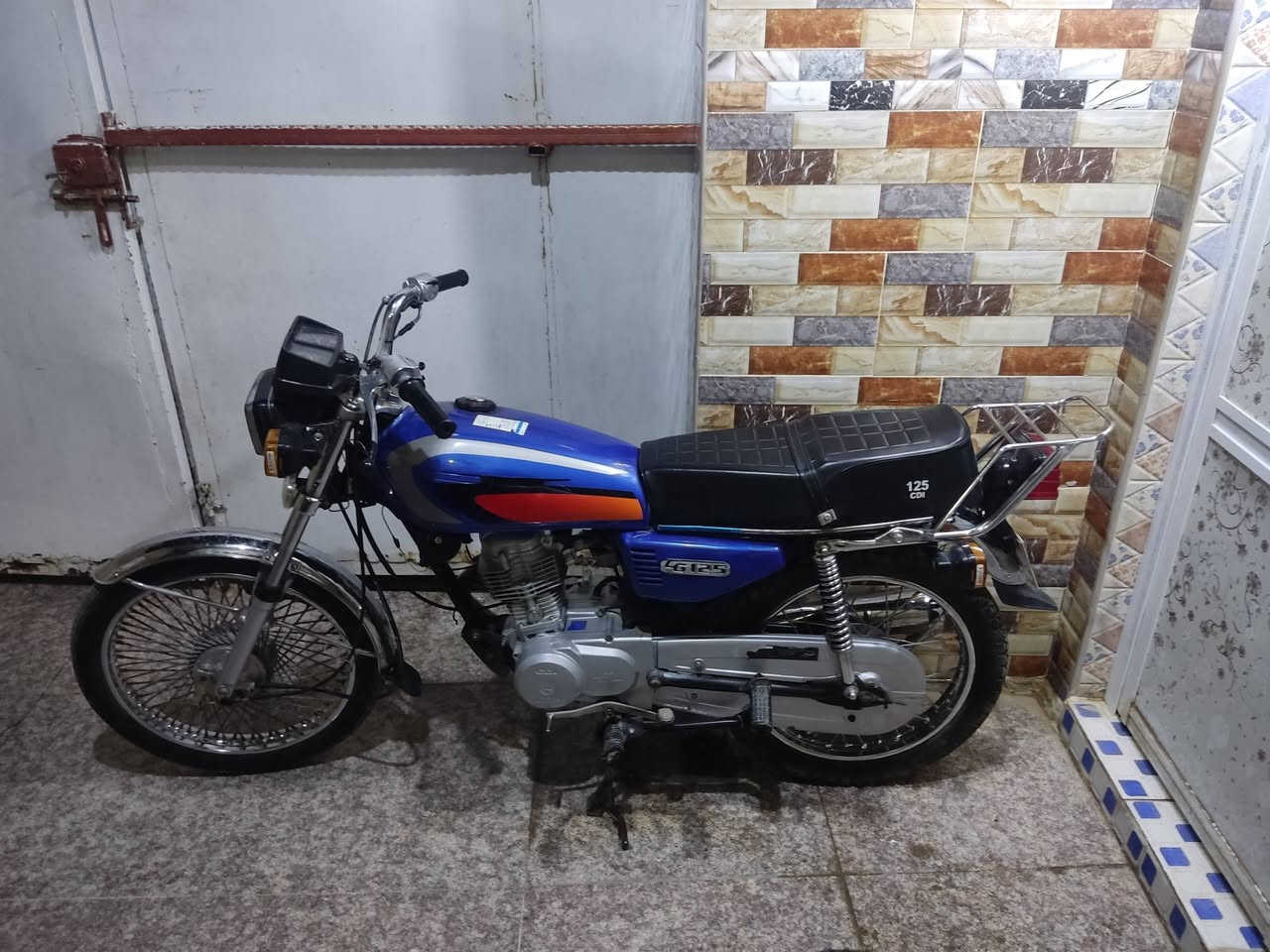 السلام عليكم دراجة للبيع موديل 19 اوراق اصولي السعر 550 وبيهة مجال مكاني كوت للاستفسار ***********
