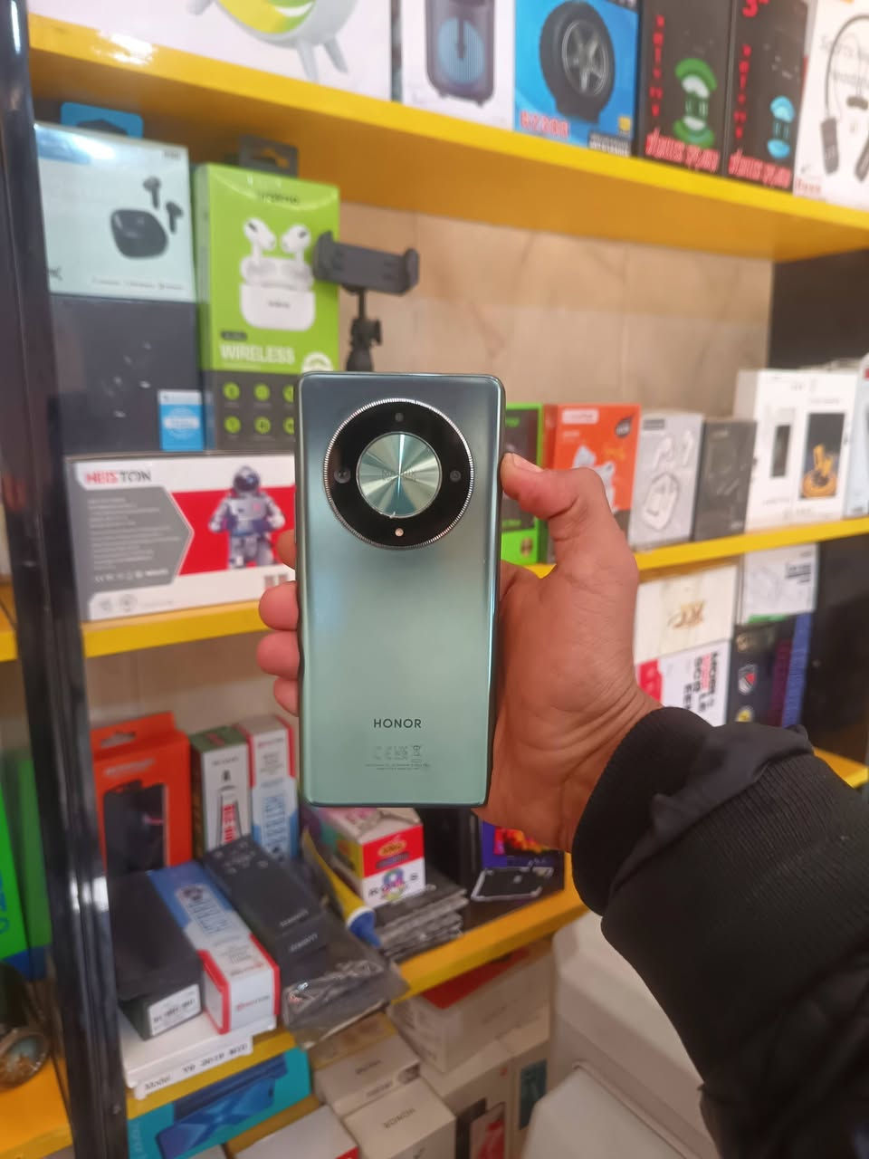 مستخدم HONAR X9b🥰🩵
المواصفات 👇♥️

التخزين / الرام: 256 جيجا مع 12 جيجا رام
الكاميرا: خلفية ثلاثية 108+5+2 م.ب. / امامية 16 م.ب.
الشاشة: 6.78 بوصة بدقة 1200x2652
البطارية 5000ملي أمبير
نضام التشغيل أندرويد 13
للتواصل واتساب ***********
