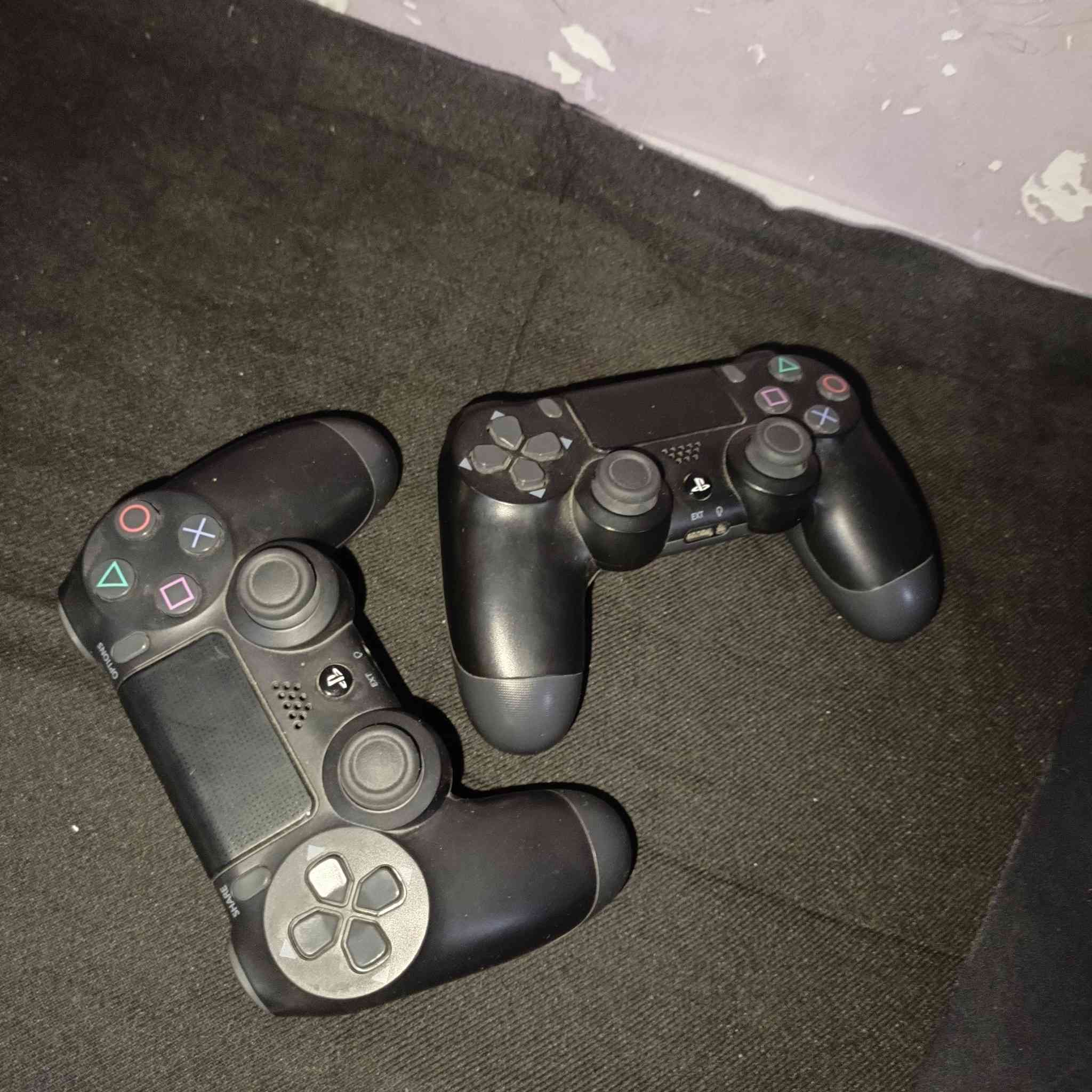 السلام عليكم ورحمه الله وبركاته بلي 4 سلم نضافه 100/100. ما مفتوح مستعمل 5 اشهر السعر 300 الف الاستفسار ***********واتساب. المكان البصره
