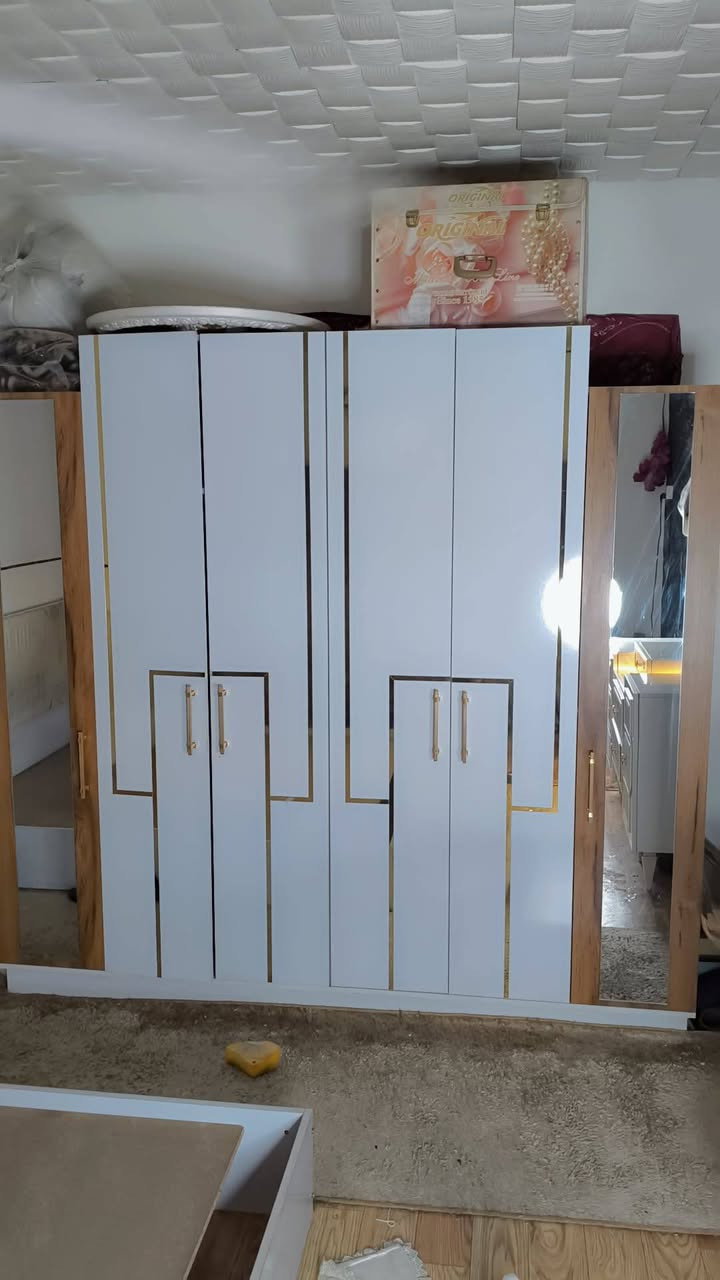 سلام  عليكم غرفه خمس قطعه غرفه صناعه درجه أولئ عكس امهات ال ٥٠٠ كنتور ست بوب كل باب ٤ ميزانيات هايدروليك مو العاديه ضهر  درجئ أولئ مو الخفيف السوكي سجج جرارات كلهن هايدروليك الاصلي مو حفر
اجتي الميز تواليت صغير بدلته شتريته ٢٠٠ الف وينباع ضمن سعر الغرفه الغرفه شخط مابيه اليحب يتصل او واتس

***********
