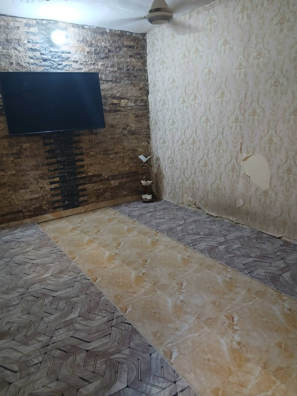 بيت للبيع
في قطاع33 الشارع العريض قرب جامع موسئ ابن جعفر(ع) المساحه 144 طابو صرف يحتوي علئ خمسه غرف السعر 190وبيه مجال بسيط ...... رقم الهاتف واتساب ***********
