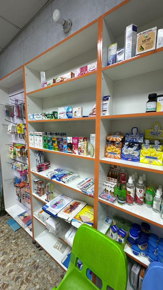 فاترينات للبيع كما موضح بلصورة نضافة ٩٠٪؜
حي القاهرة مدخل الظباط 
***********
