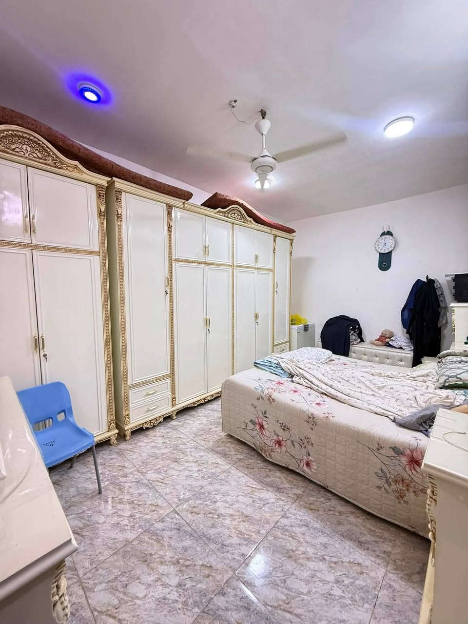 بيت للبيع سعر مناسب طابقين 
⭕️(طابو زراعي سند 25 )(معامله تطويب )
⭕️المساحة :104
⭕️واجها: 5م ✅
⭕️نزال :20م✅
⭕️العنوان الدار  / التقية الثالثة _ مقابيل ساحه التوديع
⭕️بناء البيت 2023
⭕️بناء عكاده  
————————————— شارع 8 متر 
           تـــفـــاصـــيـــل الـــدار 
(الطابقين  )
⚜️ غرف عدد 2 
⚜️صالة عدد 2
⚜️استقبال
⚜️مطبخ 
⚜️مجاميع صحية 4
⚜️طارمة  
ــــــــــــــــــــــــــــــــــــــــــــــــ

للأستفسار أتصال *********** واتساب مراجعه
