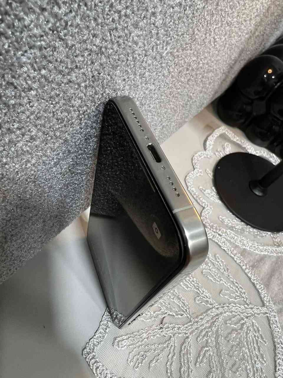 ايفون 15 برو ماكس📱
ذاكره 265 نظافه 100%‎‎
بطاريه 89 بلاديه
جهاز بصمه وجه واكفه وضهر مكسور
موضح بل صور  
دبل سيمكارت👀
سعر 850 قفل قفل
استفسار اتصال 
‏‭***********
او وتساب 
مكان الجهاز بغداد حي العامل
