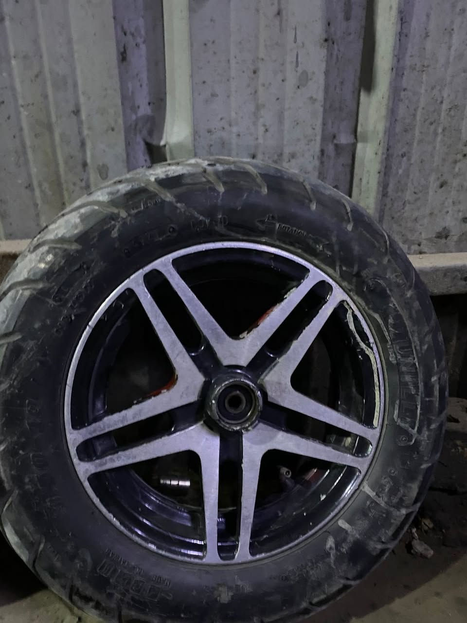 سلام عليكم  
قطع للبيع مال تفصيخ كلهن بلاديات ماعدا صالنصه اني اشتريتها 
صالنصة بوري عدل 
سلف رياضي  
دبلات رياضي 
ويل نجمة  
سعر خاص 
رقم :***********
